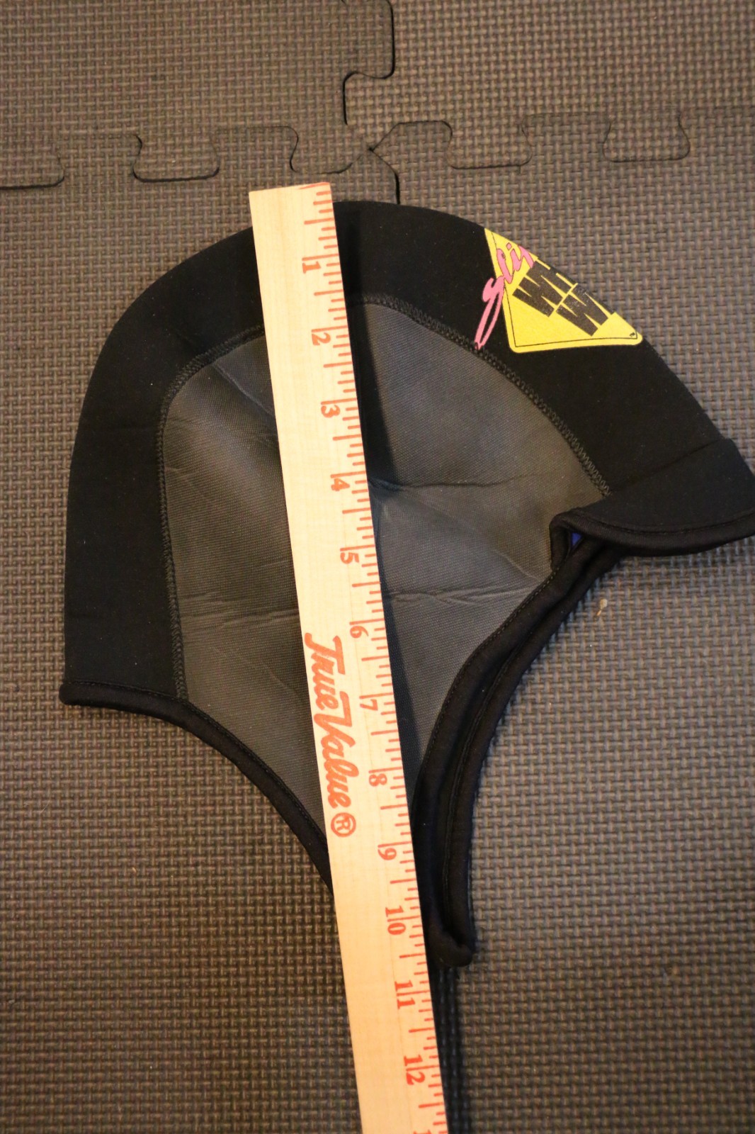 Slippery When Wet neoprene waterski, diving cap black M