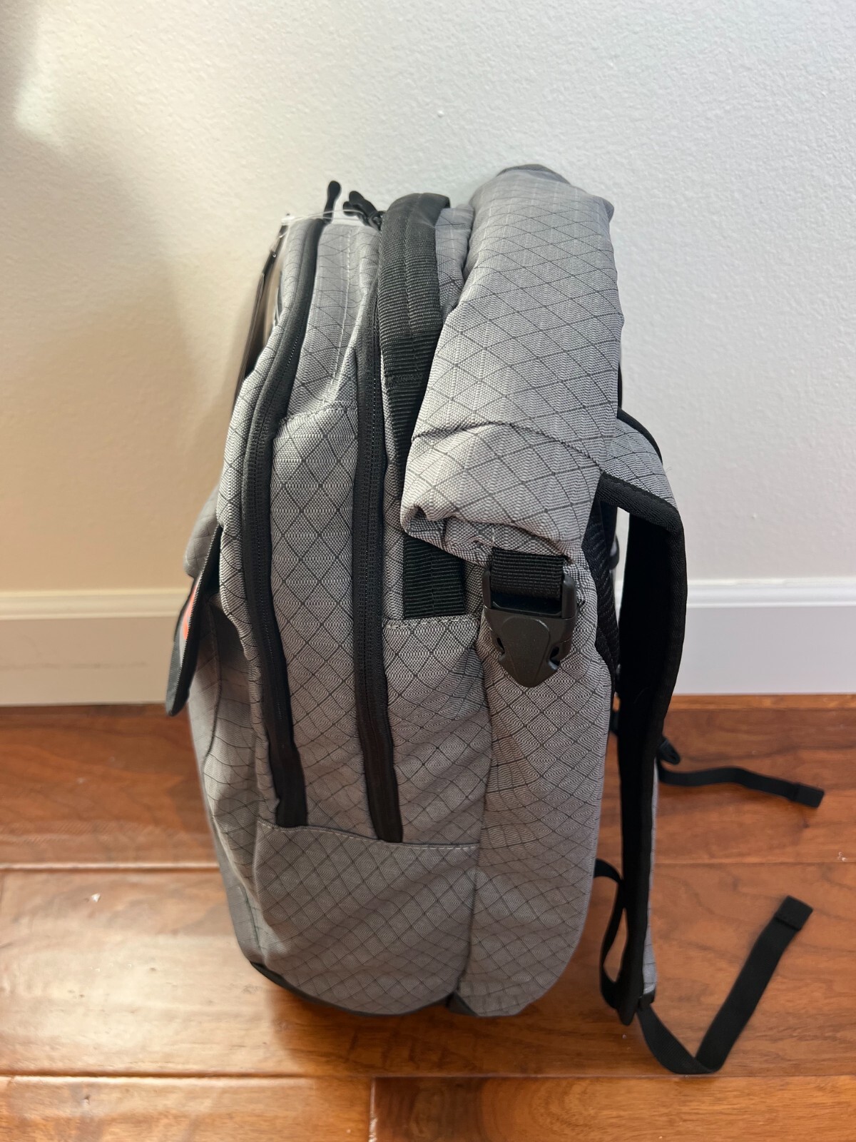 NEW Dakine Mission Surf DLX Wet/Dry Pack – 32L, Griffin Gray – LIMITED EDITION
