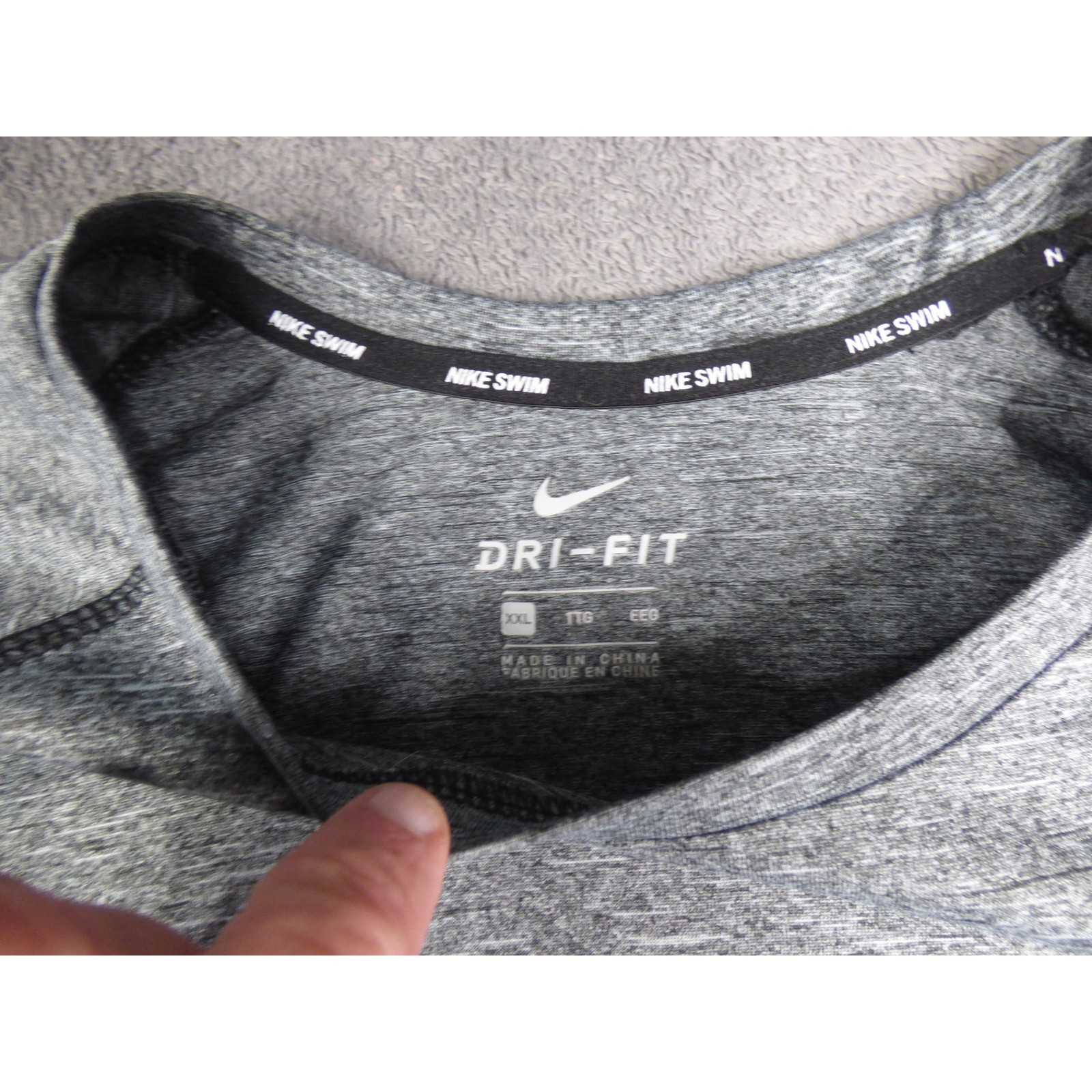 Nike Swim Dri-FIT Mens XXL Gray Rash Guard UPF 40 Short Sleeve Swim Shirt Shirt