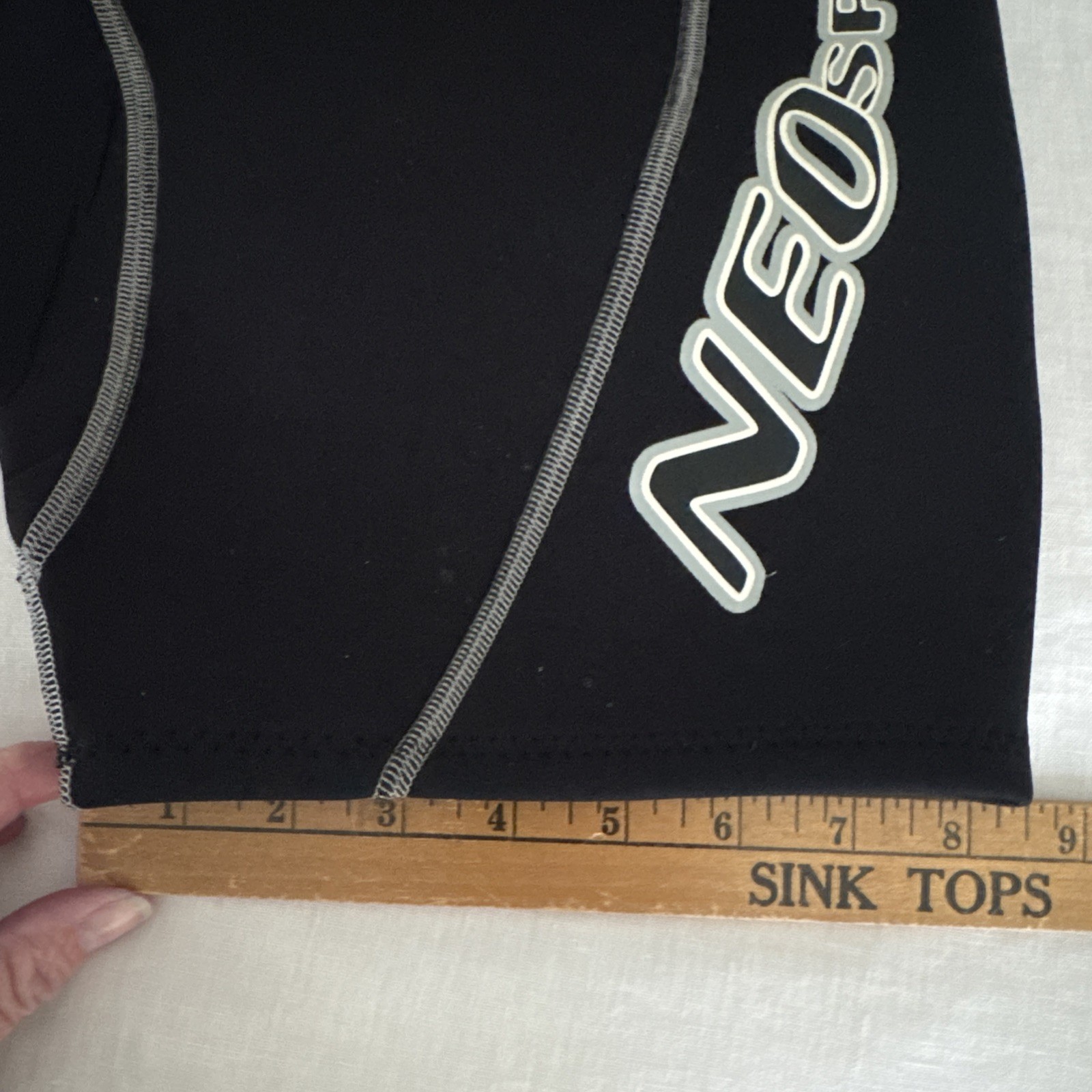 NeoSport 3/0mm Black & Gray Short Shorty Surfer Water Wetsuit Women’s Size 12