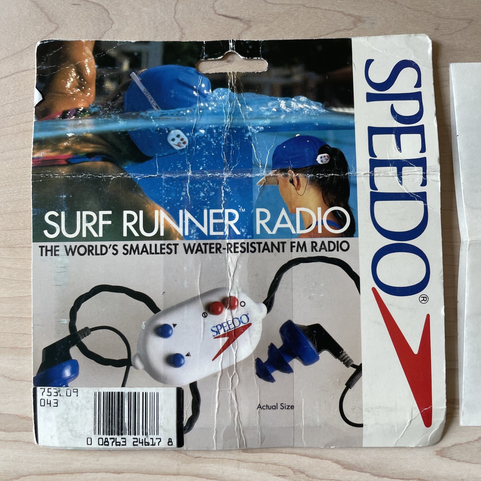 VTG Speedo Surf Runner 2000 Radio ~ Worlds Smallest Water Resistant FM Radio