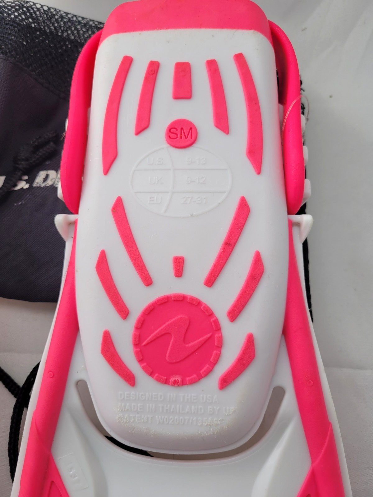 US Divers Flippers, Pink Kids, Size 9-13 With Bag Made in Thailand