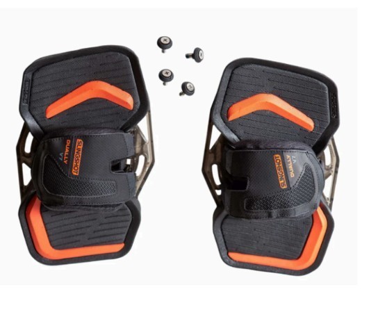 Slingshot Crisis V4-146- Kiteboard and Dually V7 Kiteboard Foot Straps