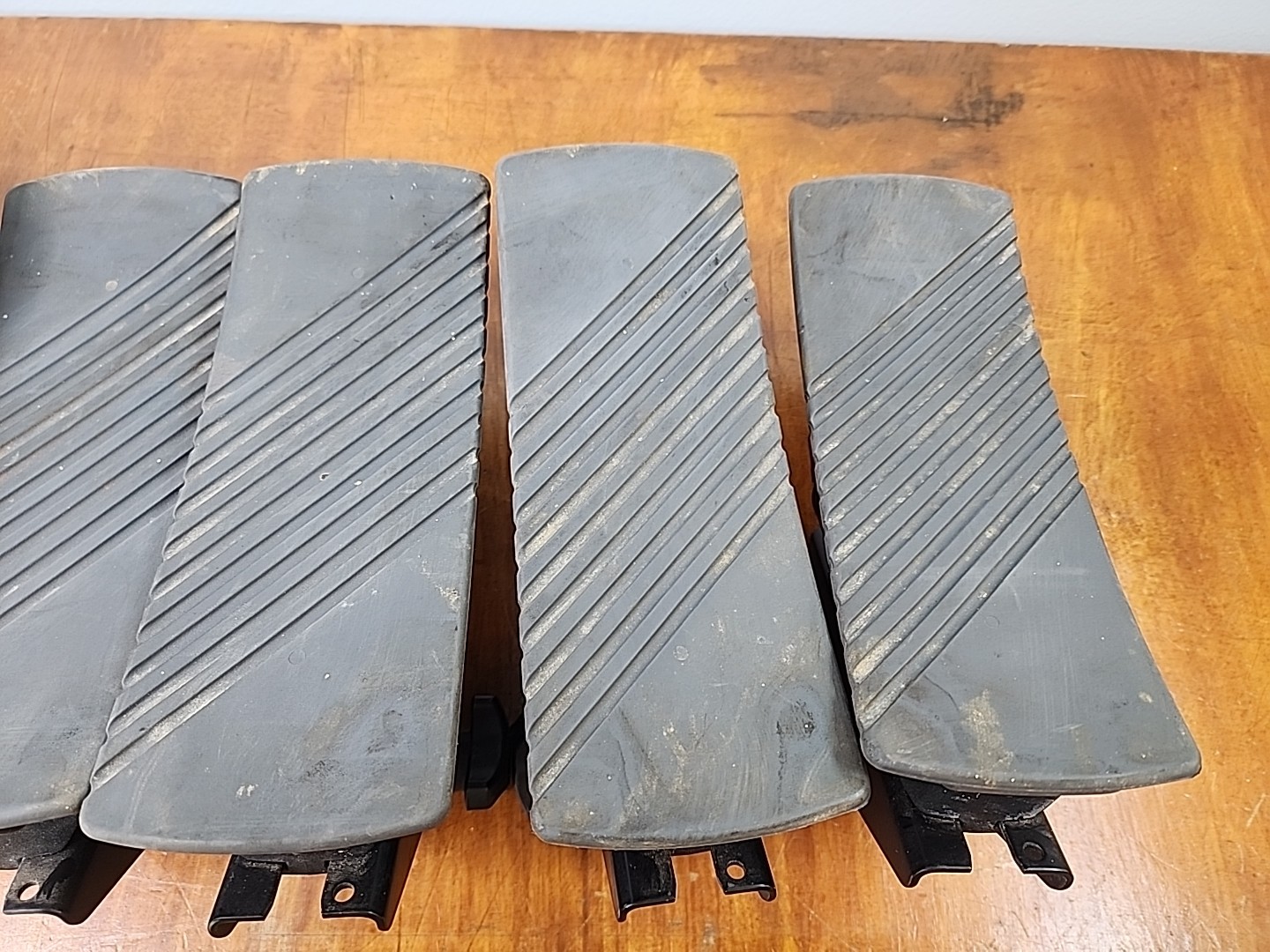 Thule Kayak Canoe Saddles Part No. 515-5031 Car Roof Bar Mounting Set of 6 Read*