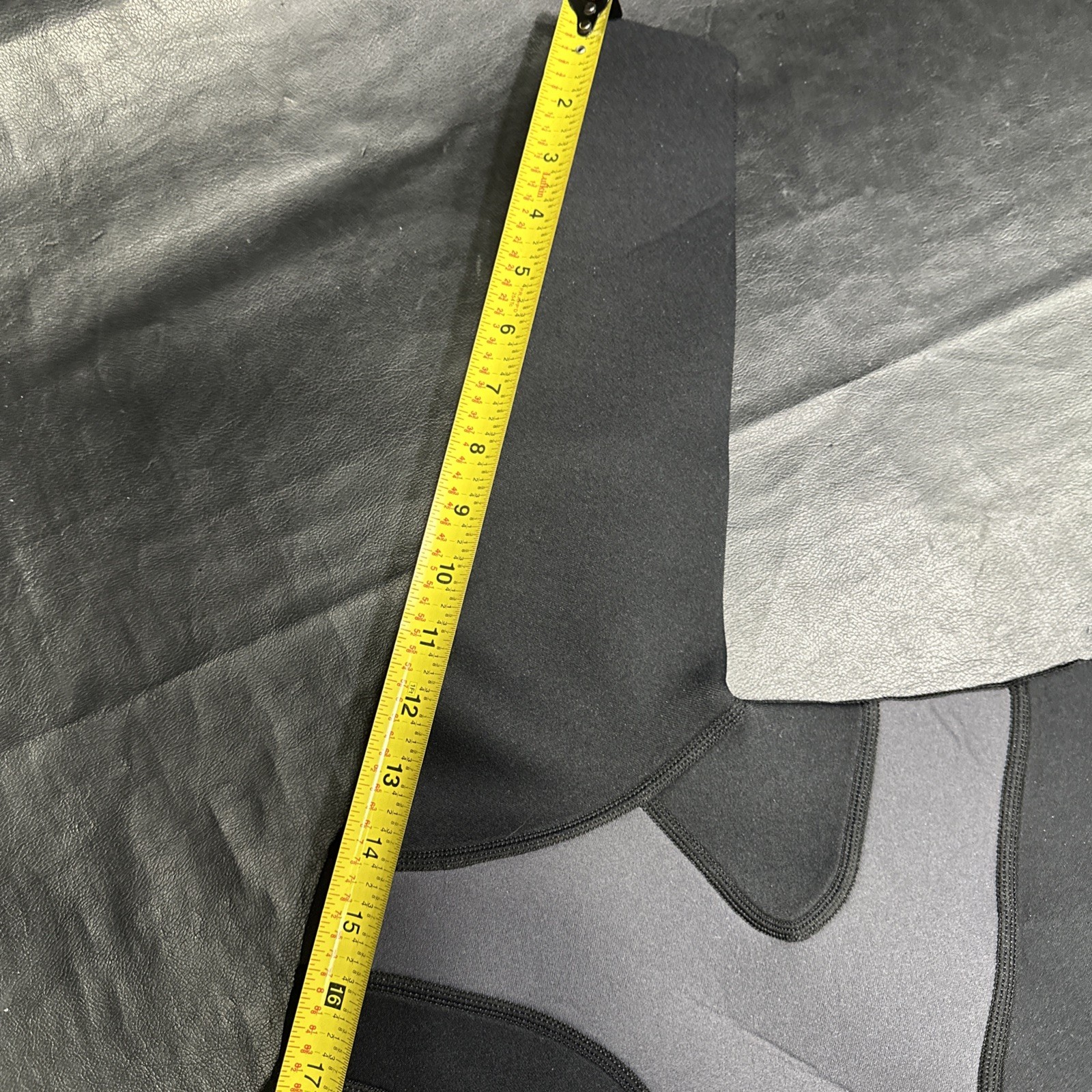 Hevto Full Body Wetsuit Youth Size 12 – 14 Kids Black Gray Water Sports 3.175 mm