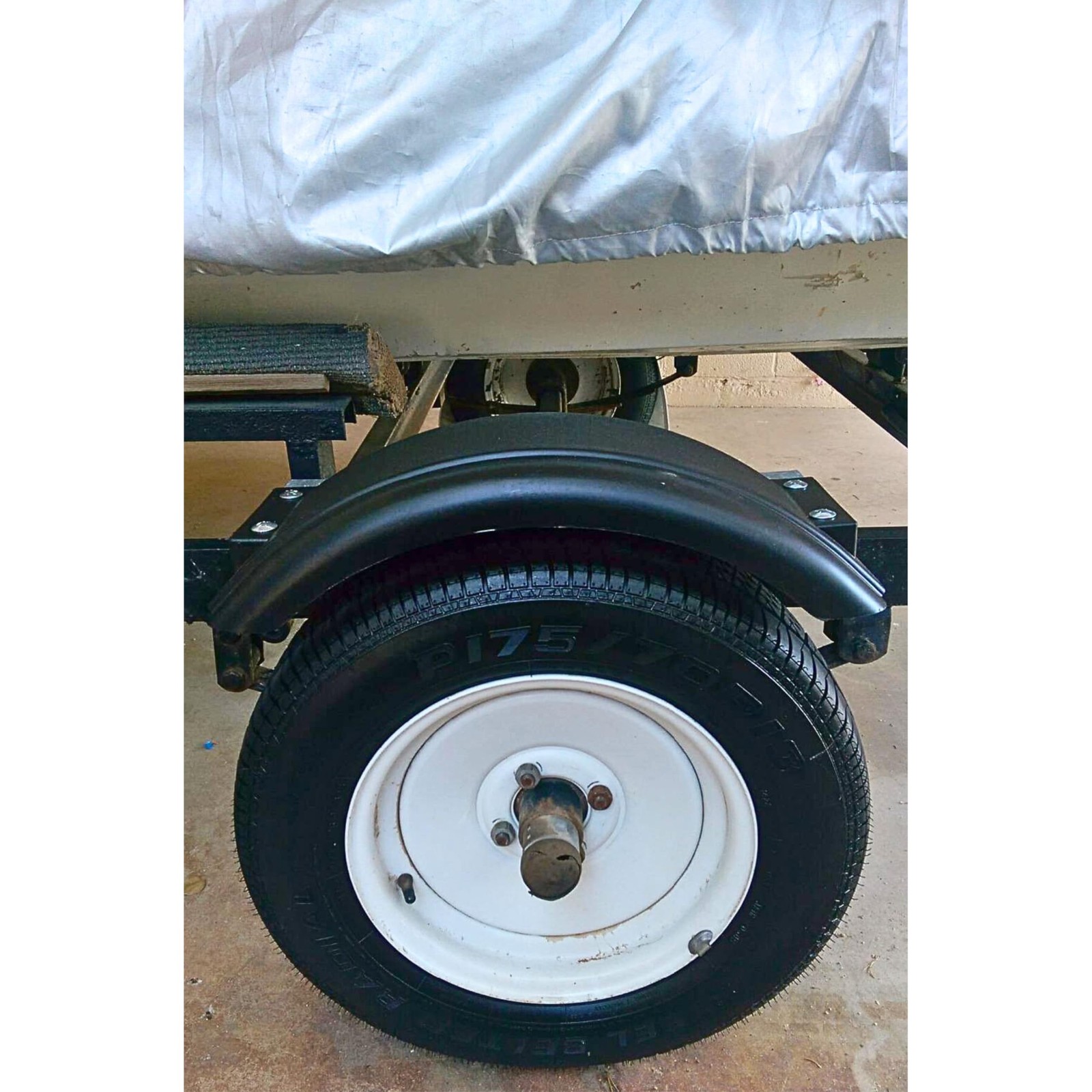 Black Plastic Trailer Fender for Small Wheels – Durable Polyethylene – 2 Pack
