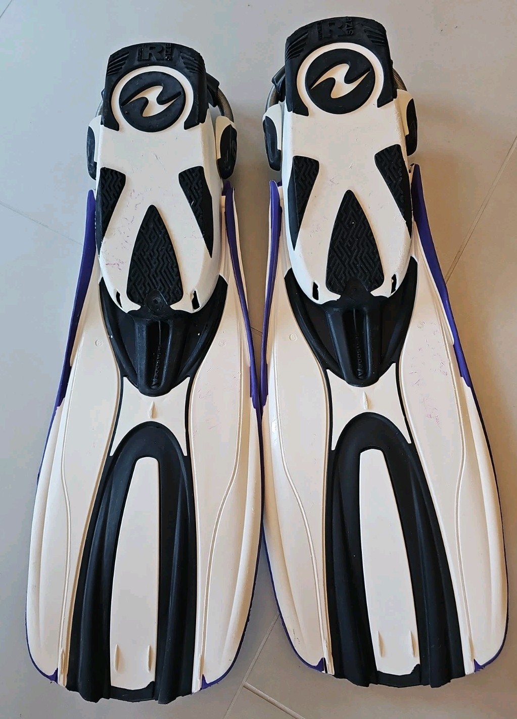 Aqua Lung Shot FX Scuba Diving Fins Womens Size R White,Black & Purple Pre-owned