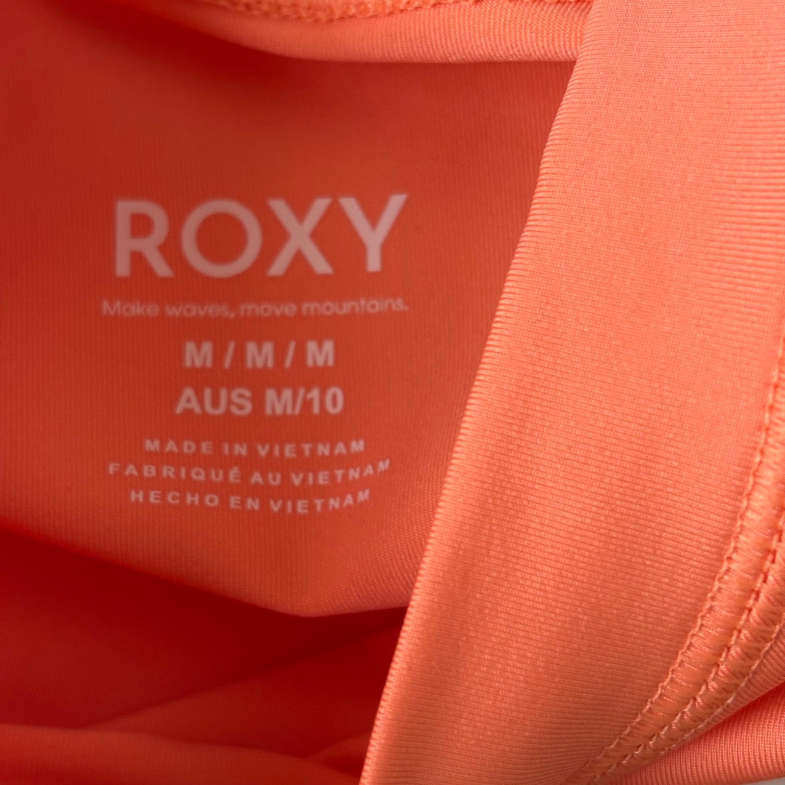 Roxy Womens Whole Hearted Short Sleeve Rashguard M Beach Vacation Coral UPF 50+