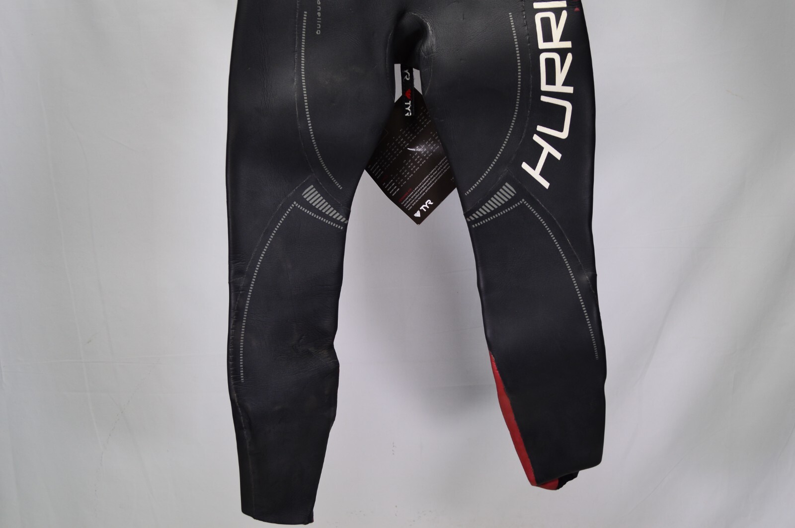 TYR Hurricane Cat 5 Black Red Full Sleeve Wetsuit Womens Small DEMO