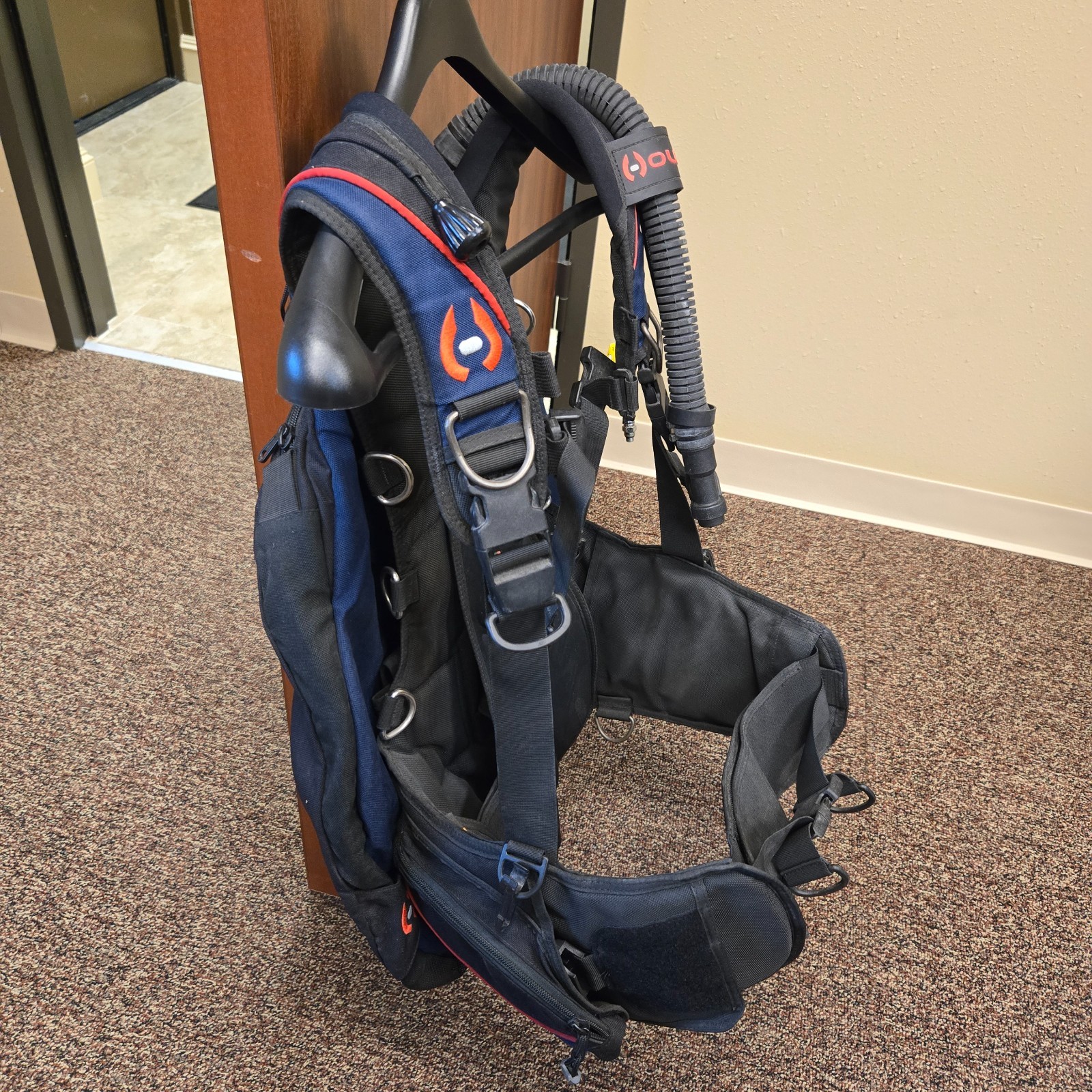 Hollis HD 1.0 Buoyancy Compensator Size Large – NEW