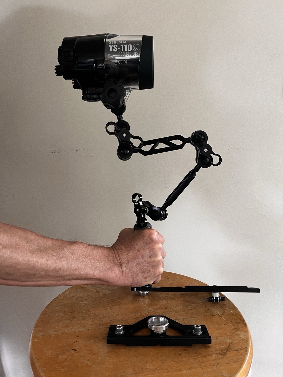 SEA & SEA YS-110a TTL STROBE-Never Used+2 Camera Plates,Serfas Post+Conn.+AKONA