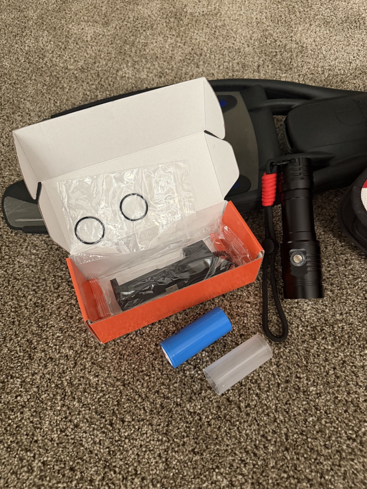 Scuba Diving Flashlight LED Torch – 20w/2000 – Rated to 150 feet!