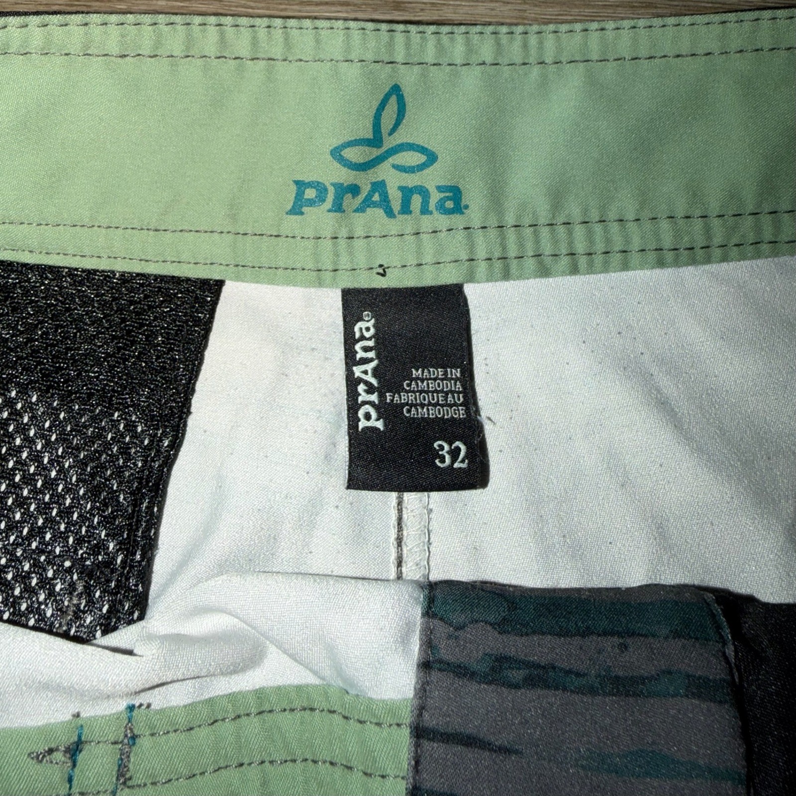 prAna Board Shorts Mens Size 32 Gray Green Striped Swim Trunks