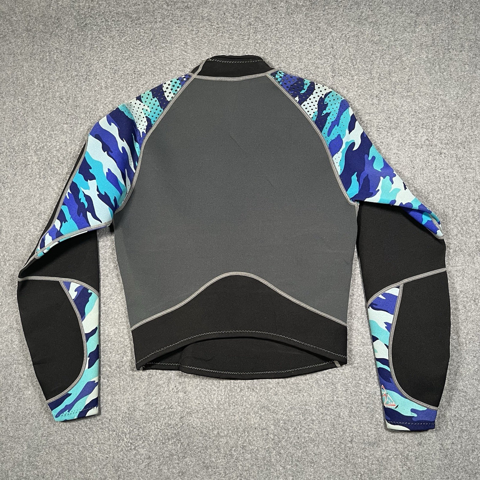 Slippery Matrix Wetsuit Long Sleeve Top L Blue Camo Pullover Neoprene Swim Surf
