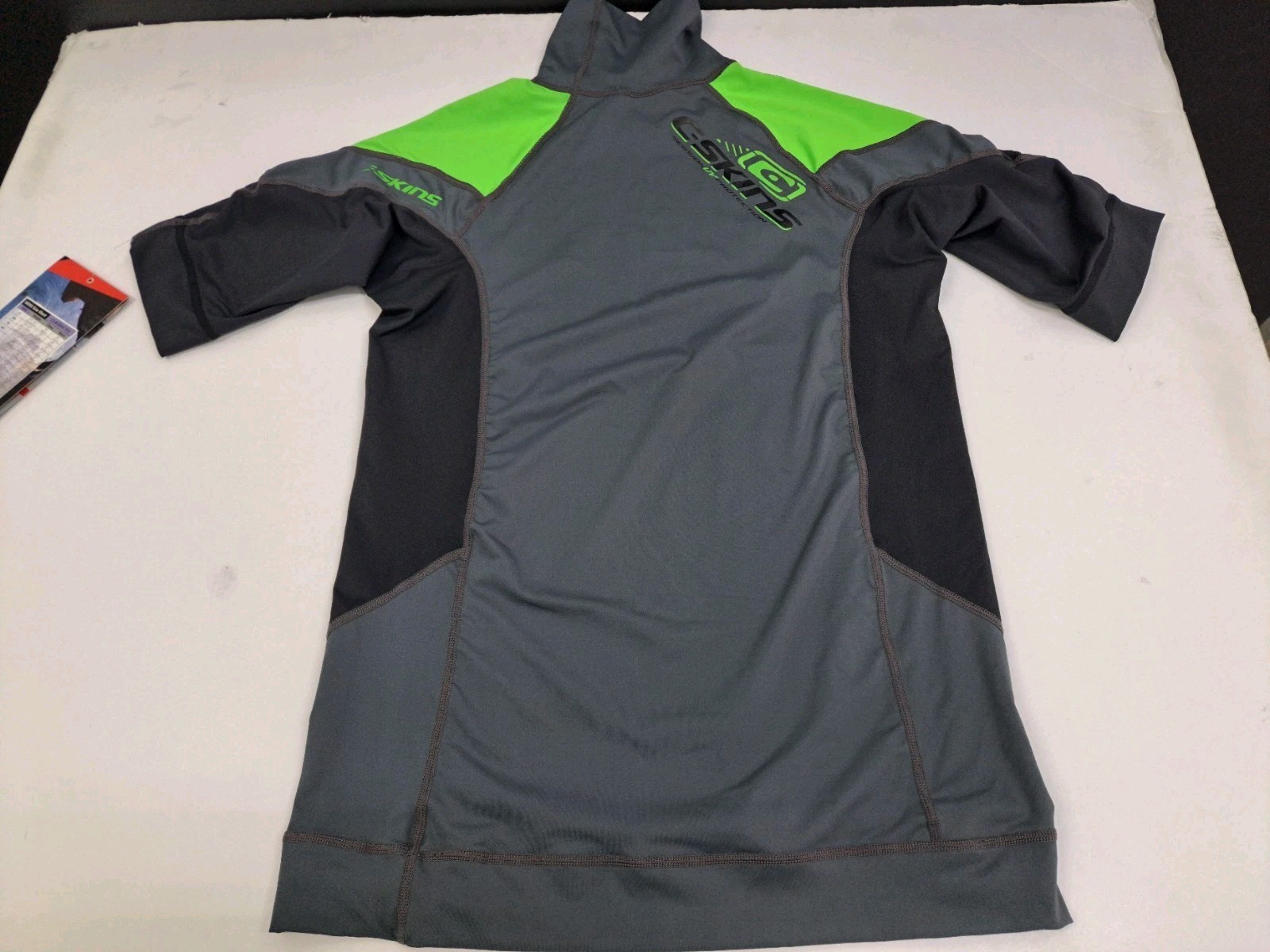 NWT C- Skins Mens Short Sleeve Rashguard UV 50 Grey/Green M #7151