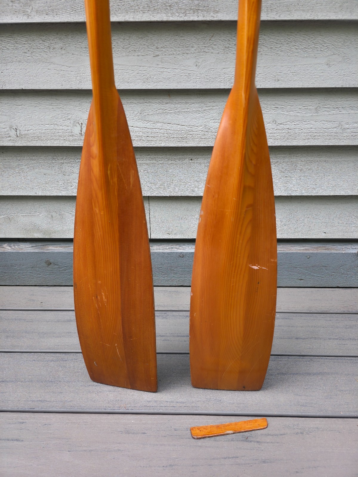 BEAUTIFUL VINTAGE Old Wooden Paddles Oars SPOON CURVED BLADES Measures 91″