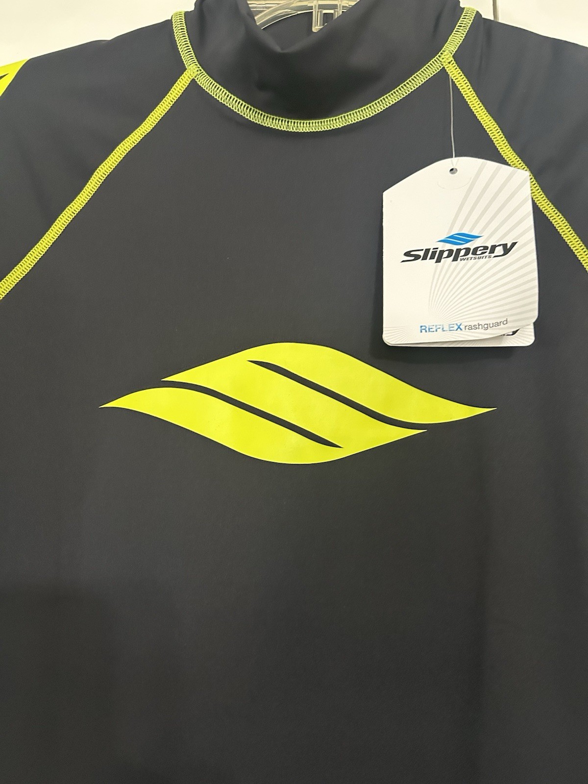 Short Sleeve REFLEX RashGuard Shirt SLIPPERY Size Youth Large New with Tags