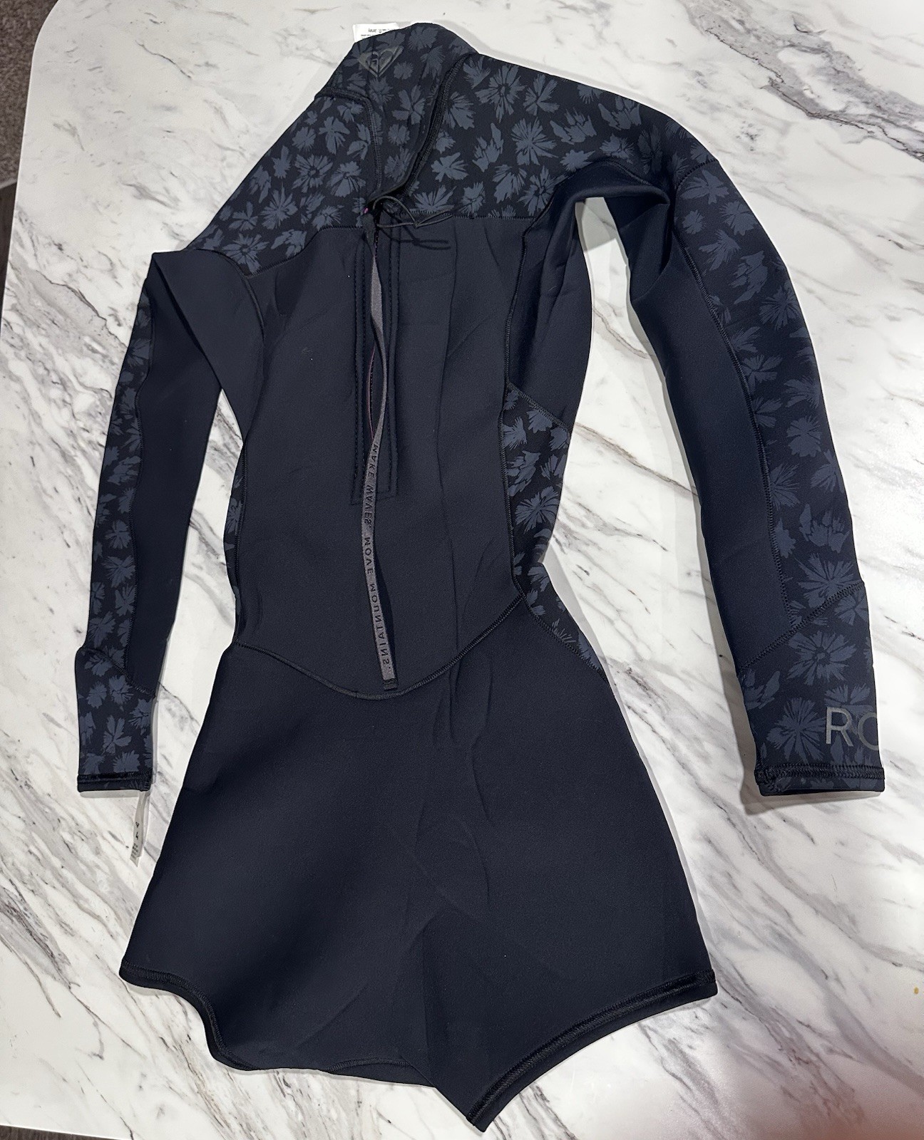 Roxy Womens 2mm Swell Series Black Long Sleeve Back Zip Spring Wetsuit Sz 4 NWOT