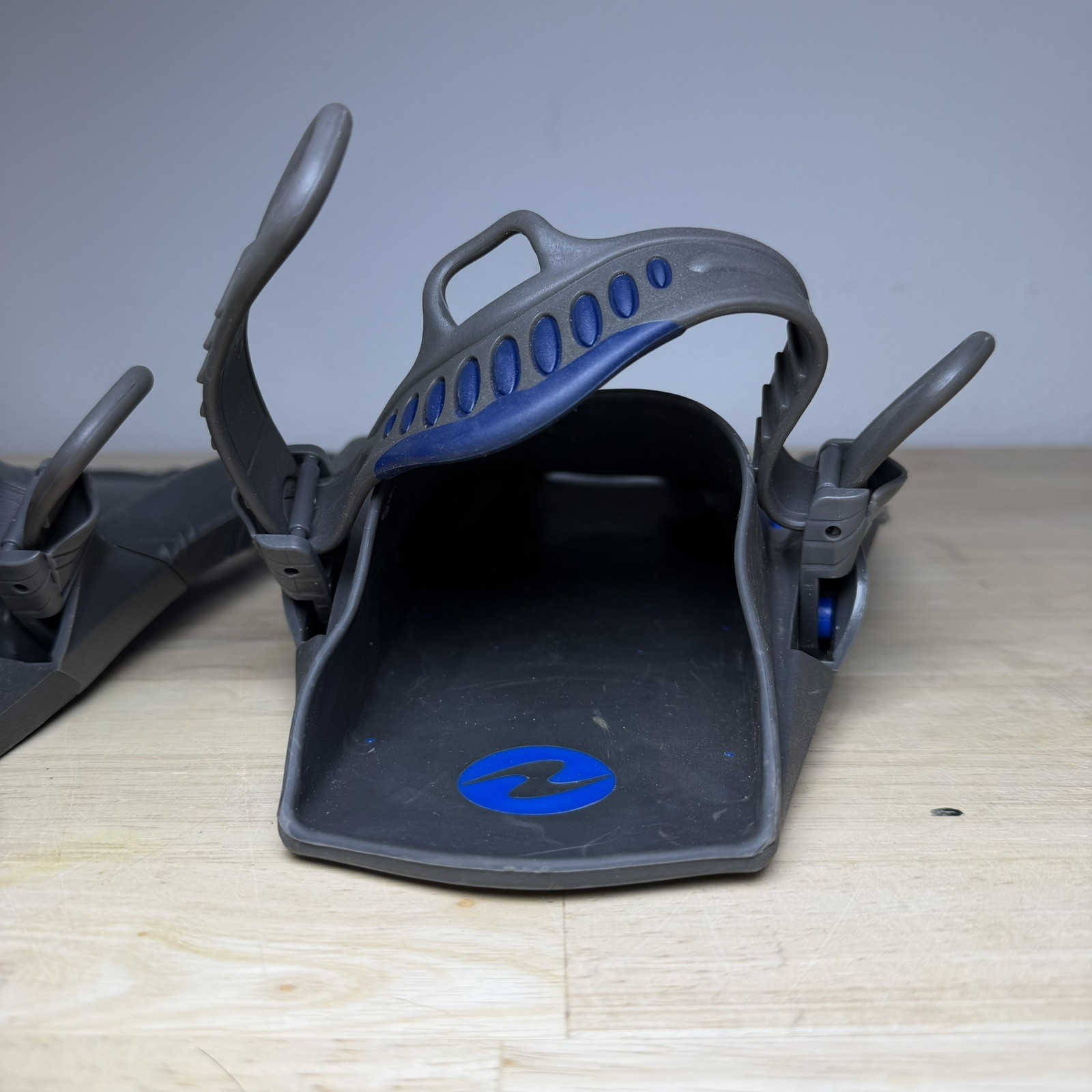 Aqua Lung L/XL Slingshot Adjustable Diving Snorkel Swim Fins Blue/Black Clean