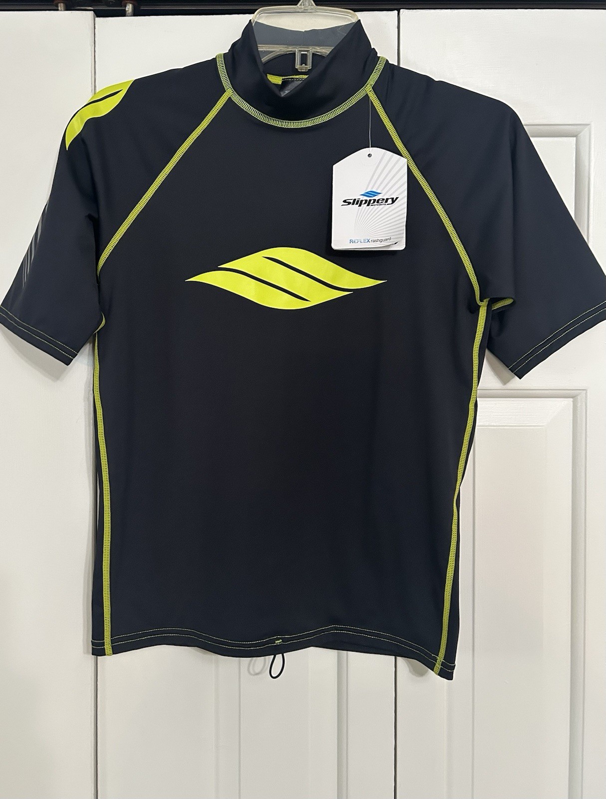 Short Sleeve REFLEX RashGuard Shirt SLIPPERY Size Youth Large New with Tags
