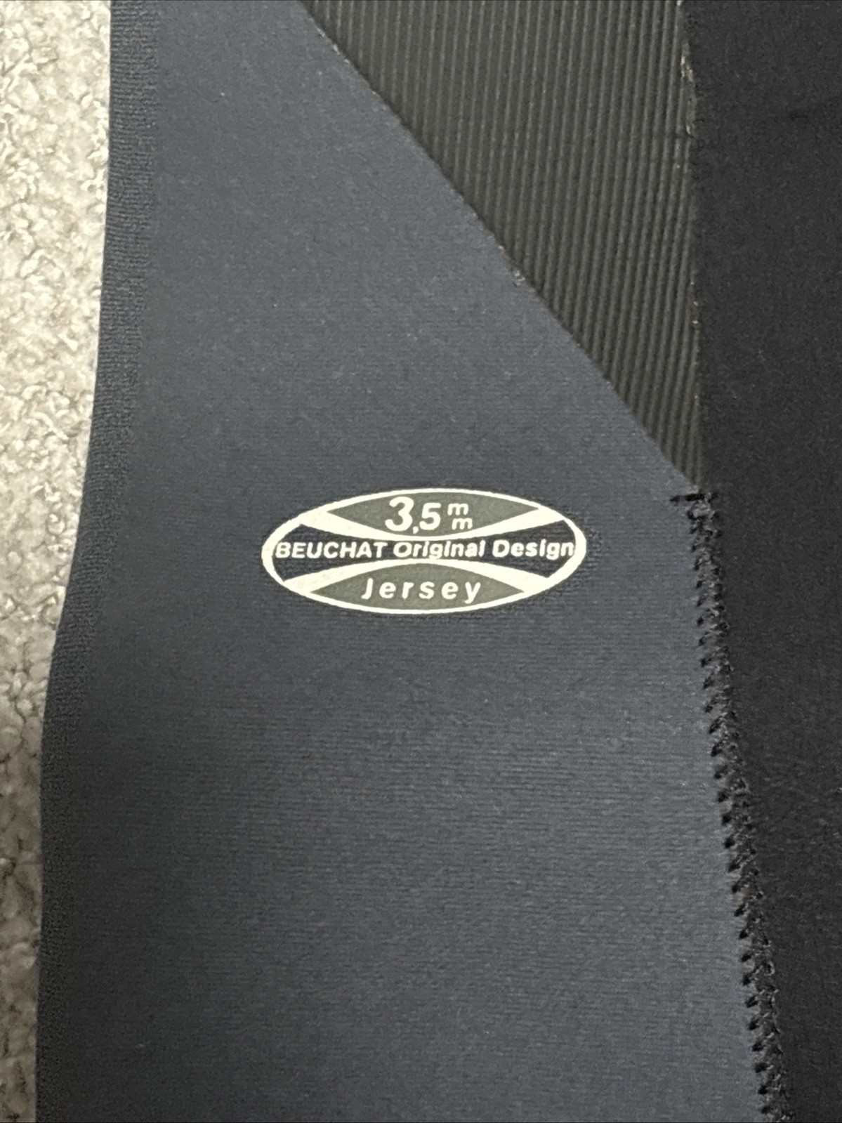 Beuchat brand men’s black & gray full-length neoprene wetsuit Size Medium