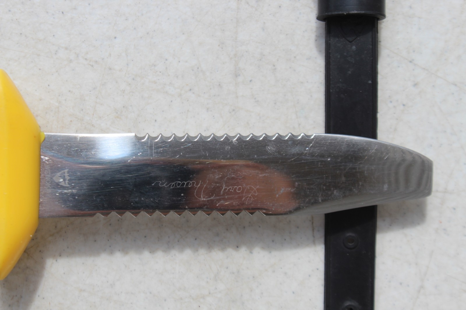 Vintage Wenoka #7906 Dive Knife w Sheath Stainless Steel Rubber Grip Yellow