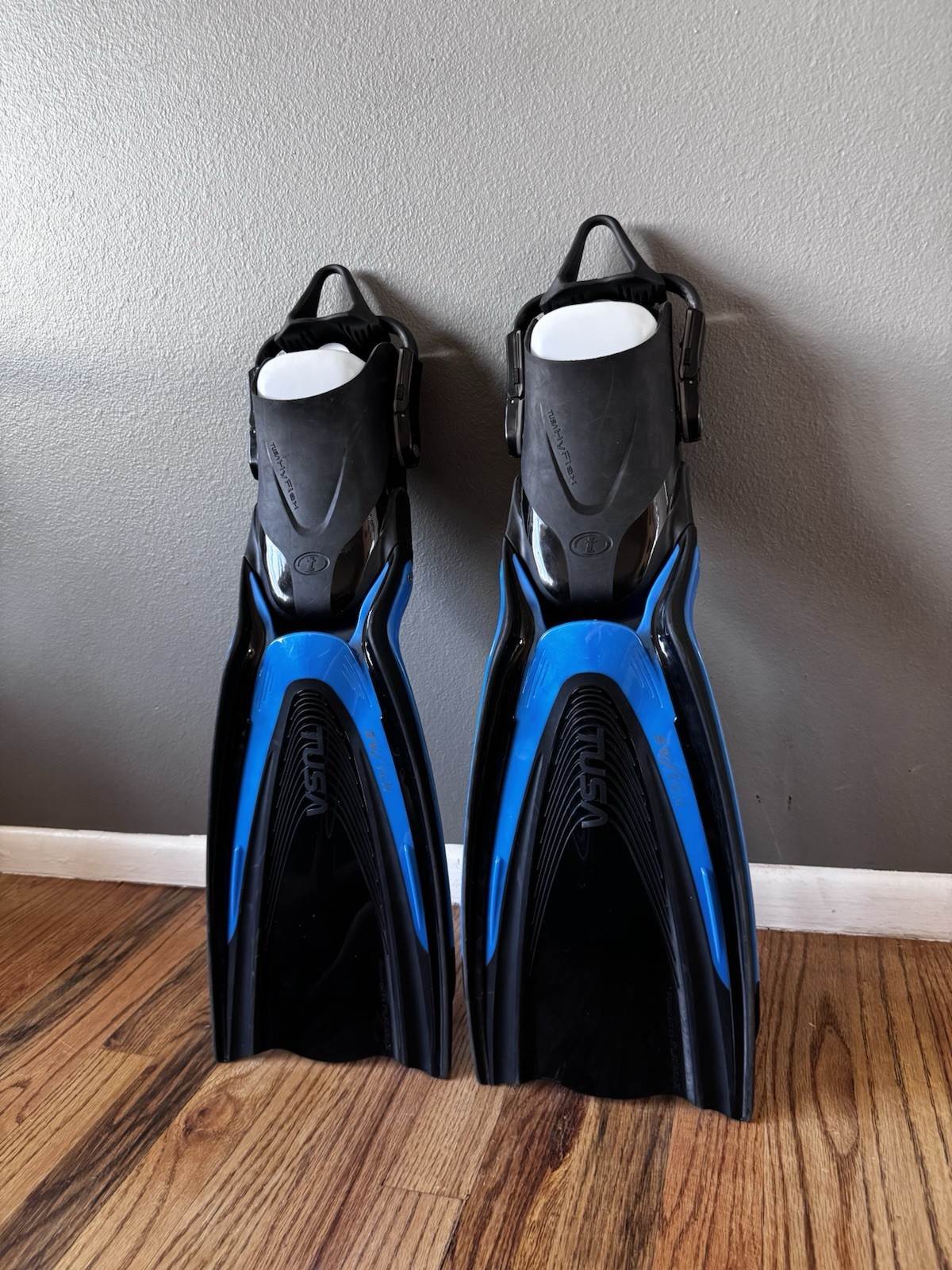 Tusa HyFlex Switch Scuba Diving Fins, Size M, USA 7-10