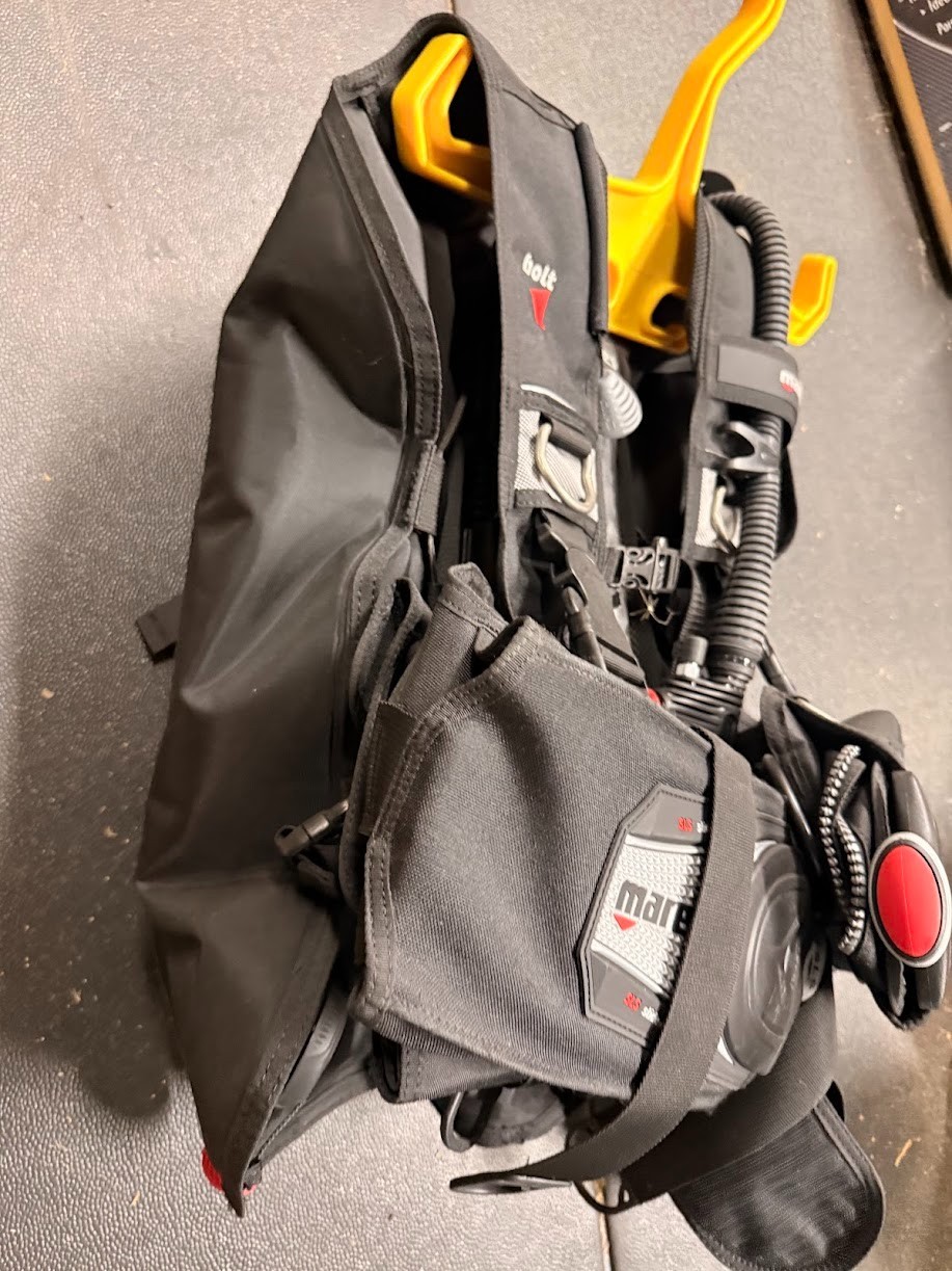 Mares Bolt 1 BCD Scuba Size Large – Barely Used – Great Condition
