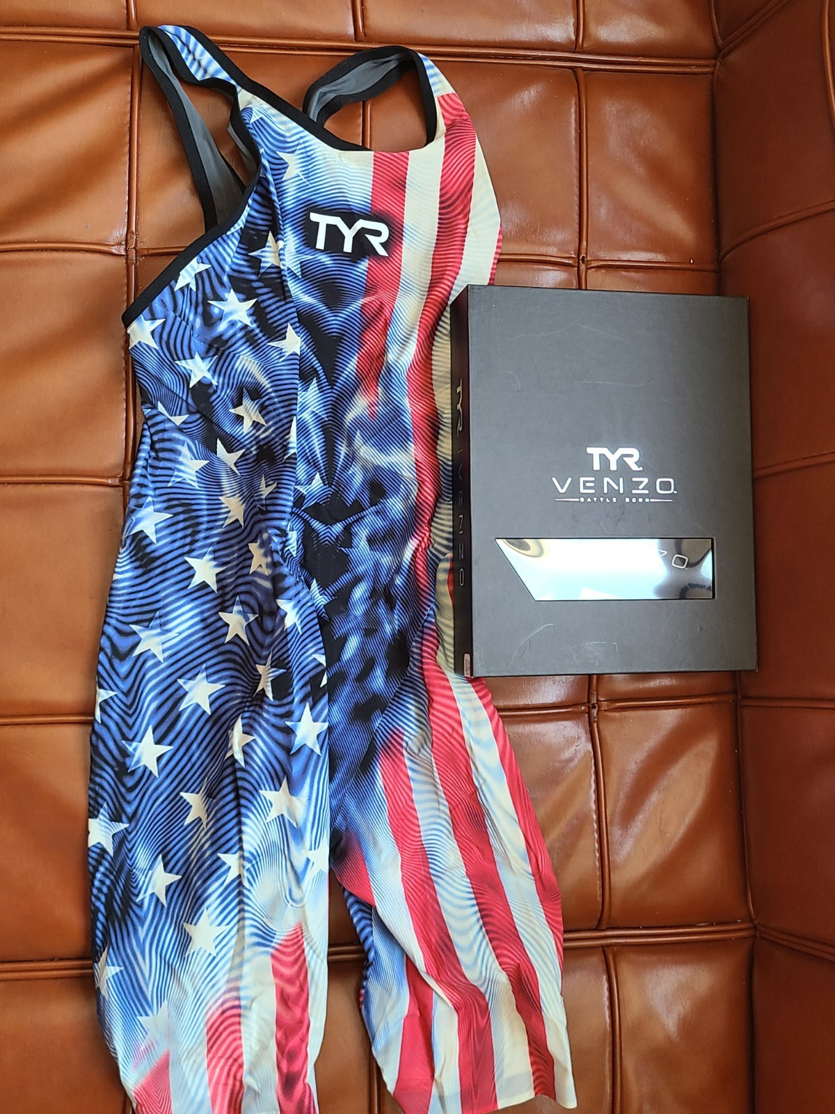 TYR Venzo Swimsuit TechSuit Size 25 Closed Back Genesis USA Flag w/Box 921