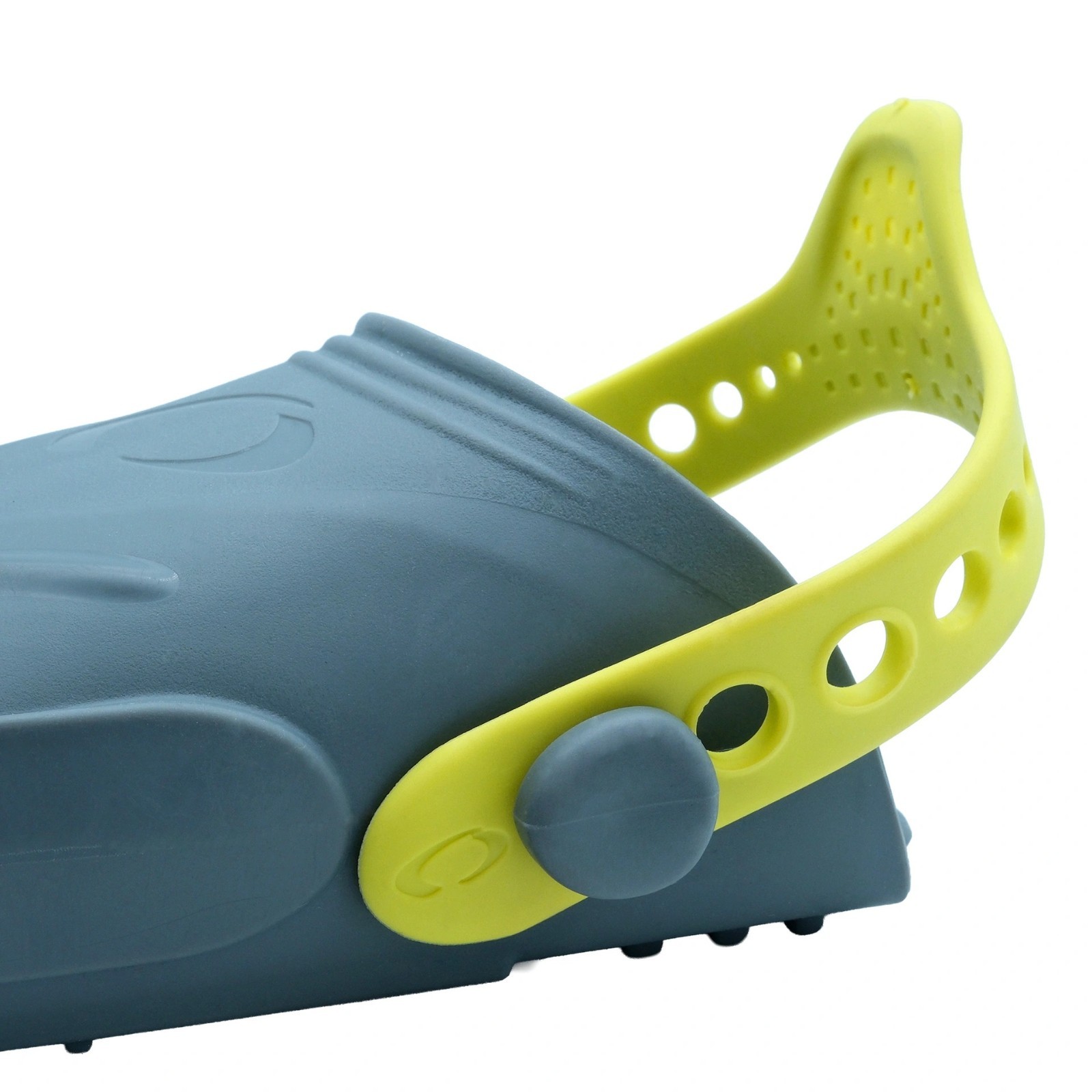 Oceanic Adult 3-Piece Snorkeling Set: Fins Snorkel Panoramic Mask & Carry Bag