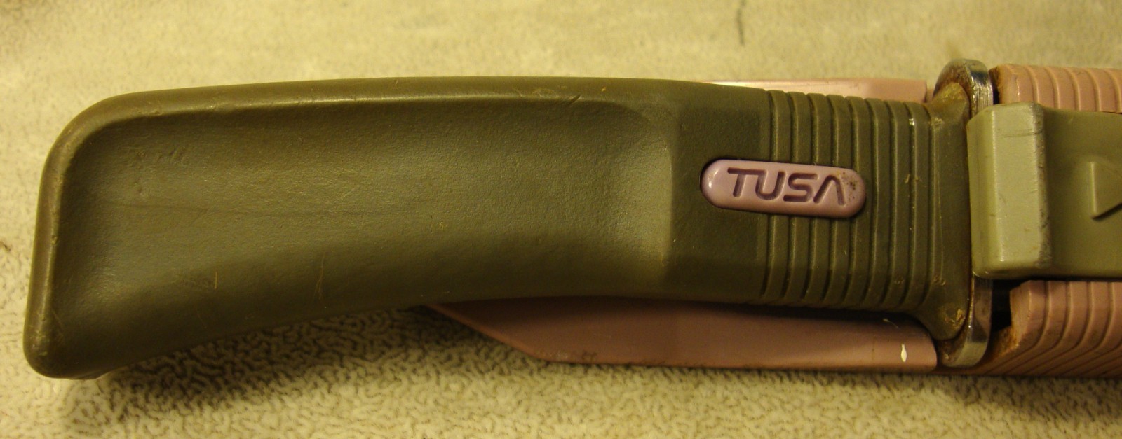 Dive Knife Tusa Liberator #1304 Pink/Gray Dive Knife