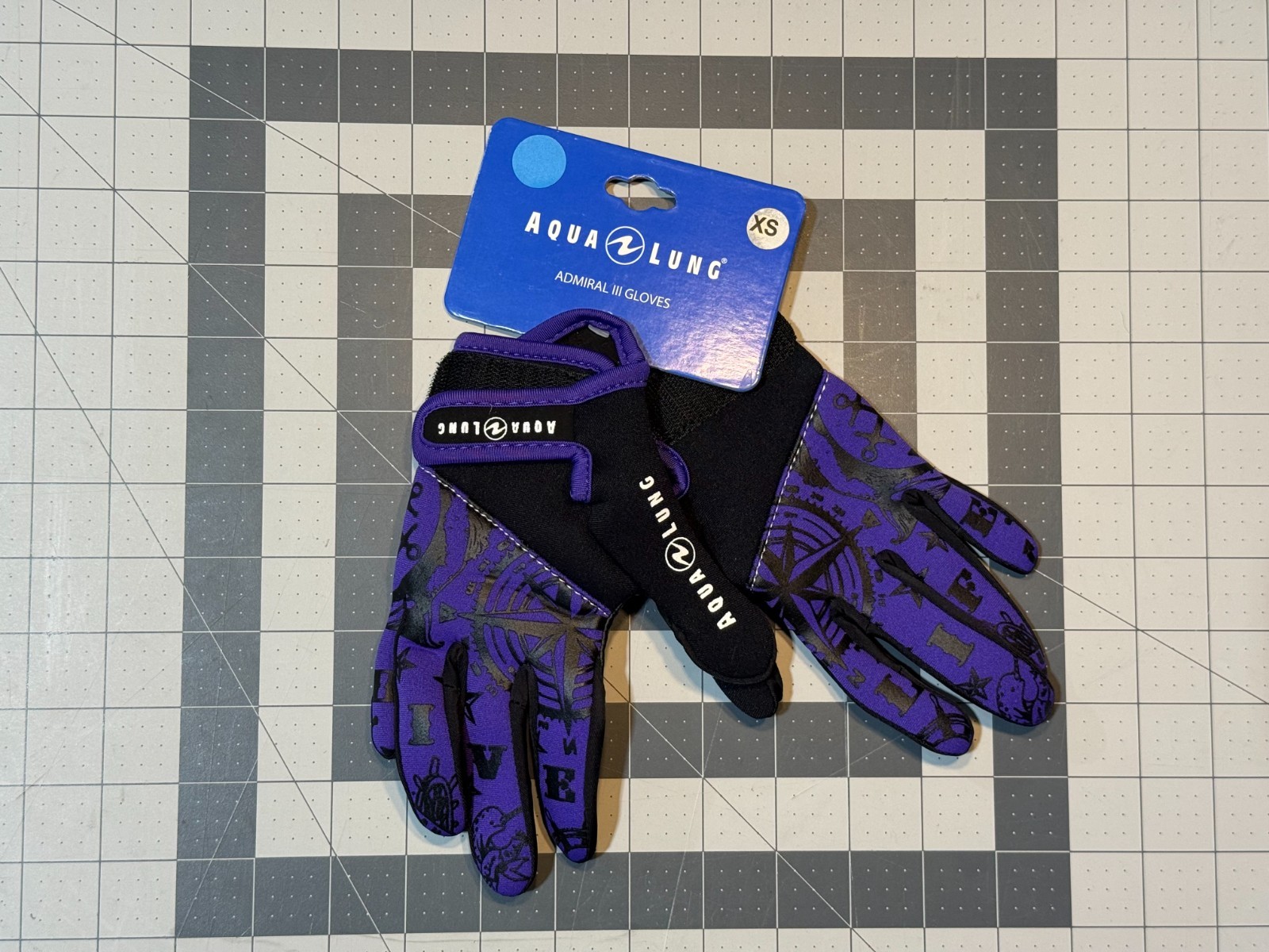 Open Box Aqua Lung Women Admiral III Dive Gloves – Black/Twilight, Size: X-Small
