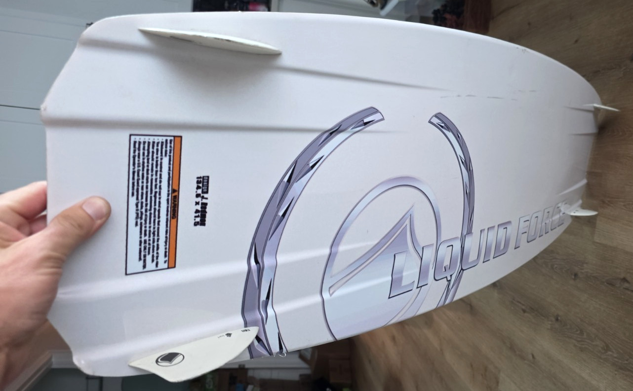 Liquid Force Element 134 Wakeboard Moehau Goold
