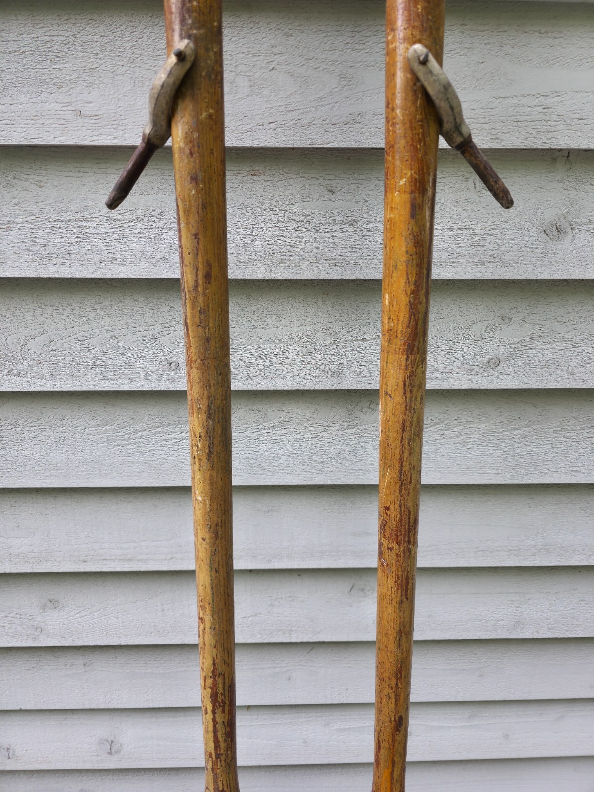 VINTAGE Old LIGHT BROWN Wooden Paddles Oars with OARLOCKS Measures 72″ 6 ft
