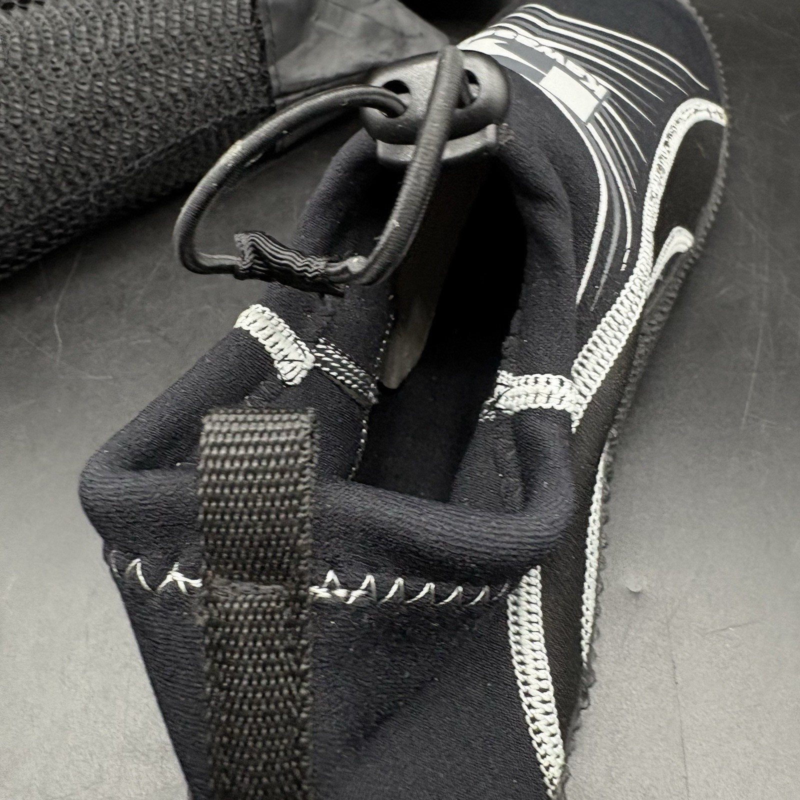 Kawasaki Reef Booties Water Shoes – Men’s Size 11-12 2XL Black