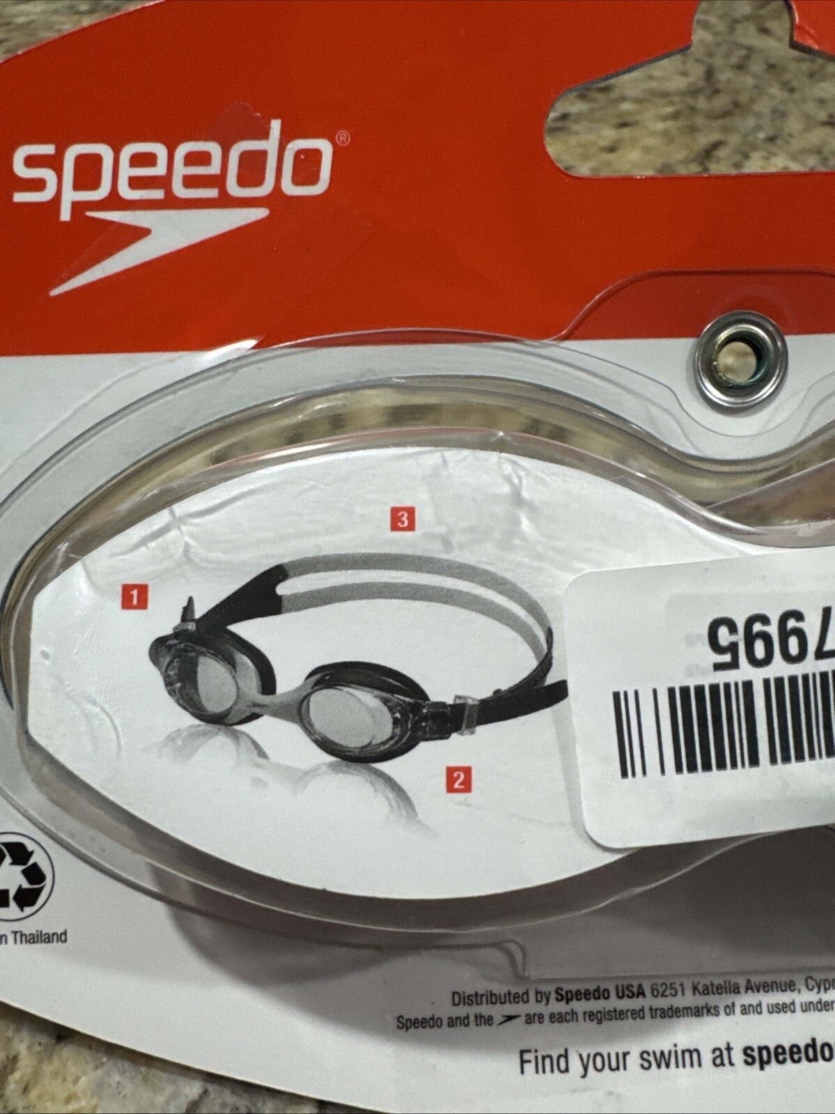 Speedo Unisex-Child Swim Goggles Skoogle Ages 3-8 – Red/White/Blue swimming gogs