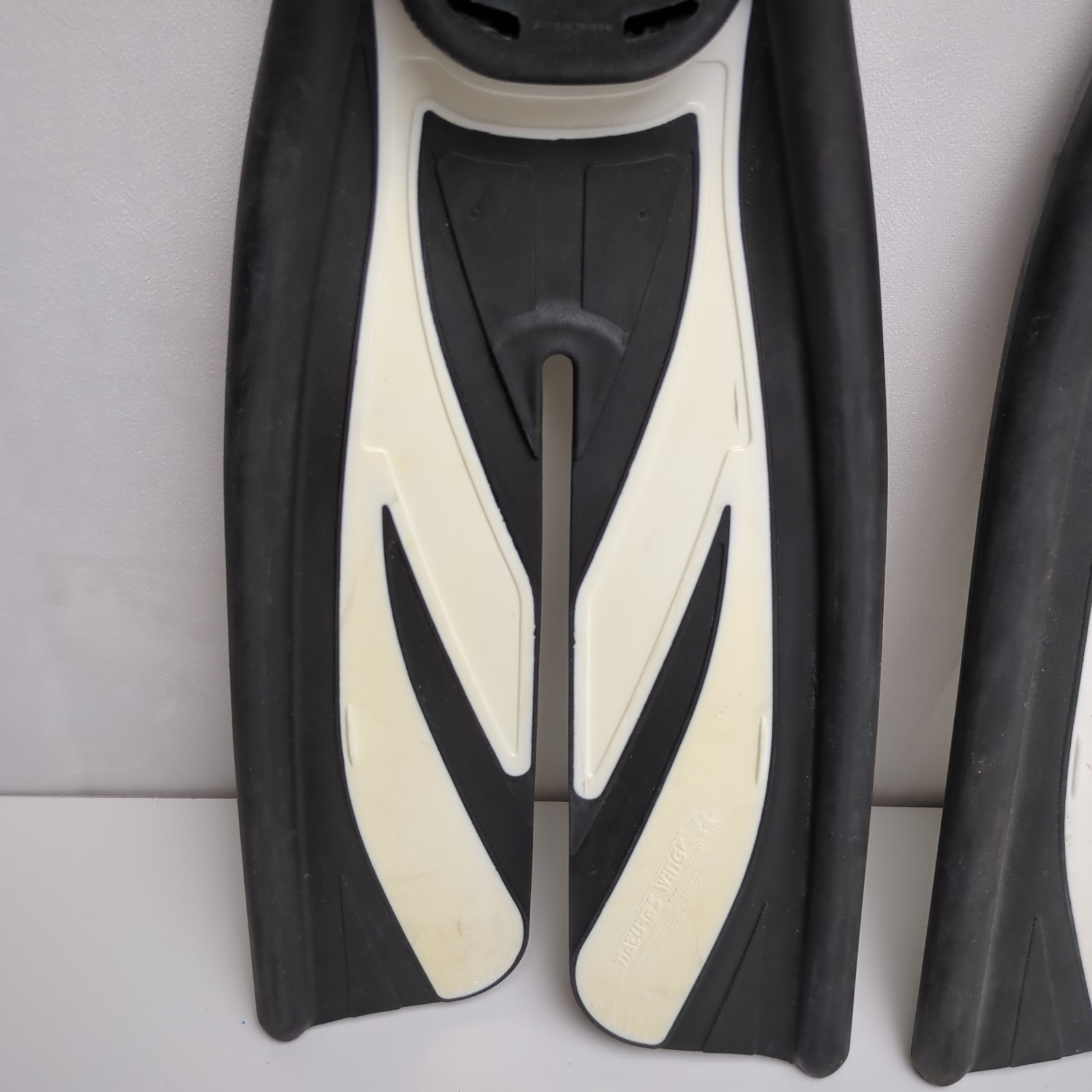 Tusa Xpert Zoom Split Fin Open Adjust Heel Scuba Fins Flippers XS/S White Black