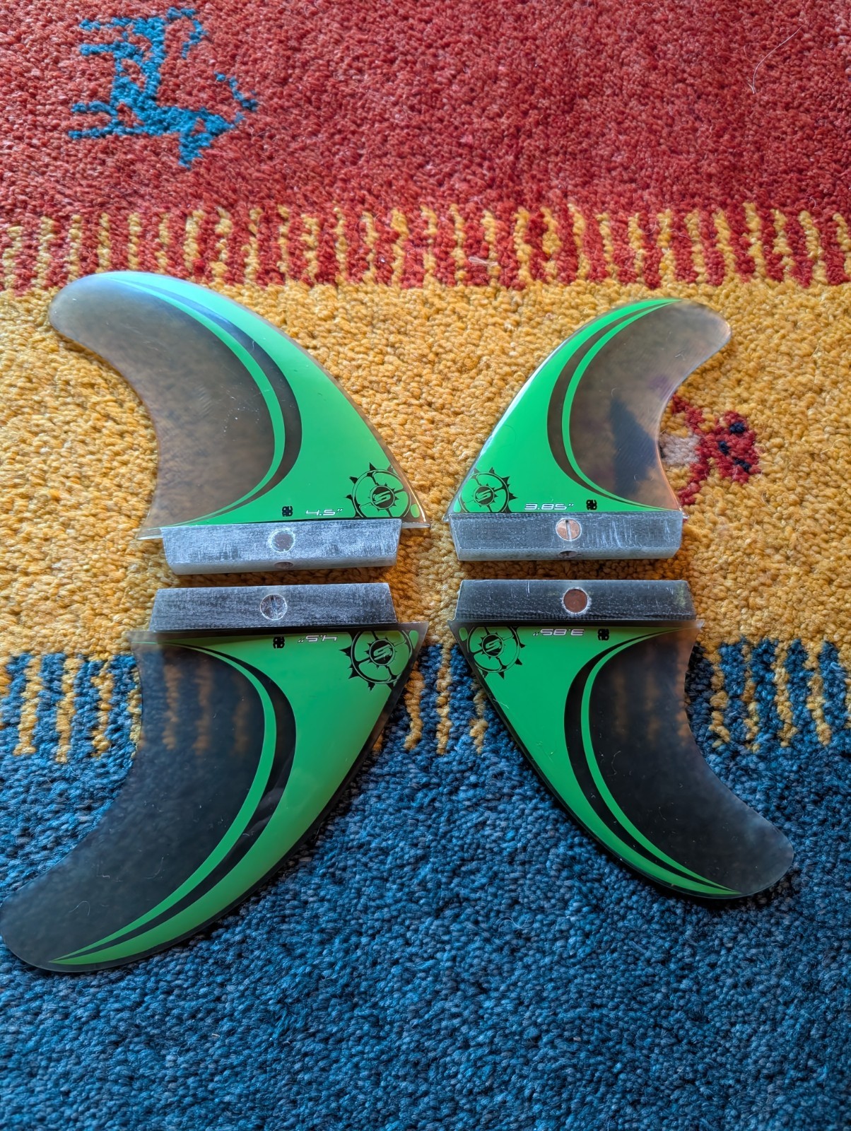Slingshot Kiteboarding Quad Set of Mini Tuttle Fins 4.5″ Fronts / 3.85″ Rear