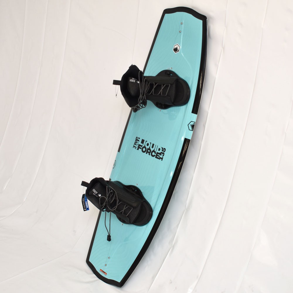 Liquid Force Trip 135 Wakeboard w/ Index Bindings – Cracked