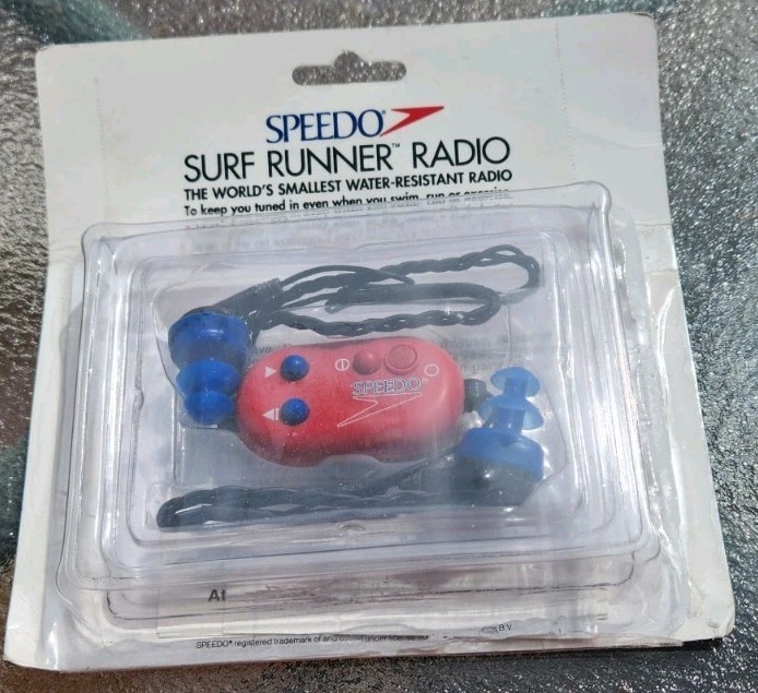 Speedo Surf Runner Radio Water Resistant FM Vintage Open Box