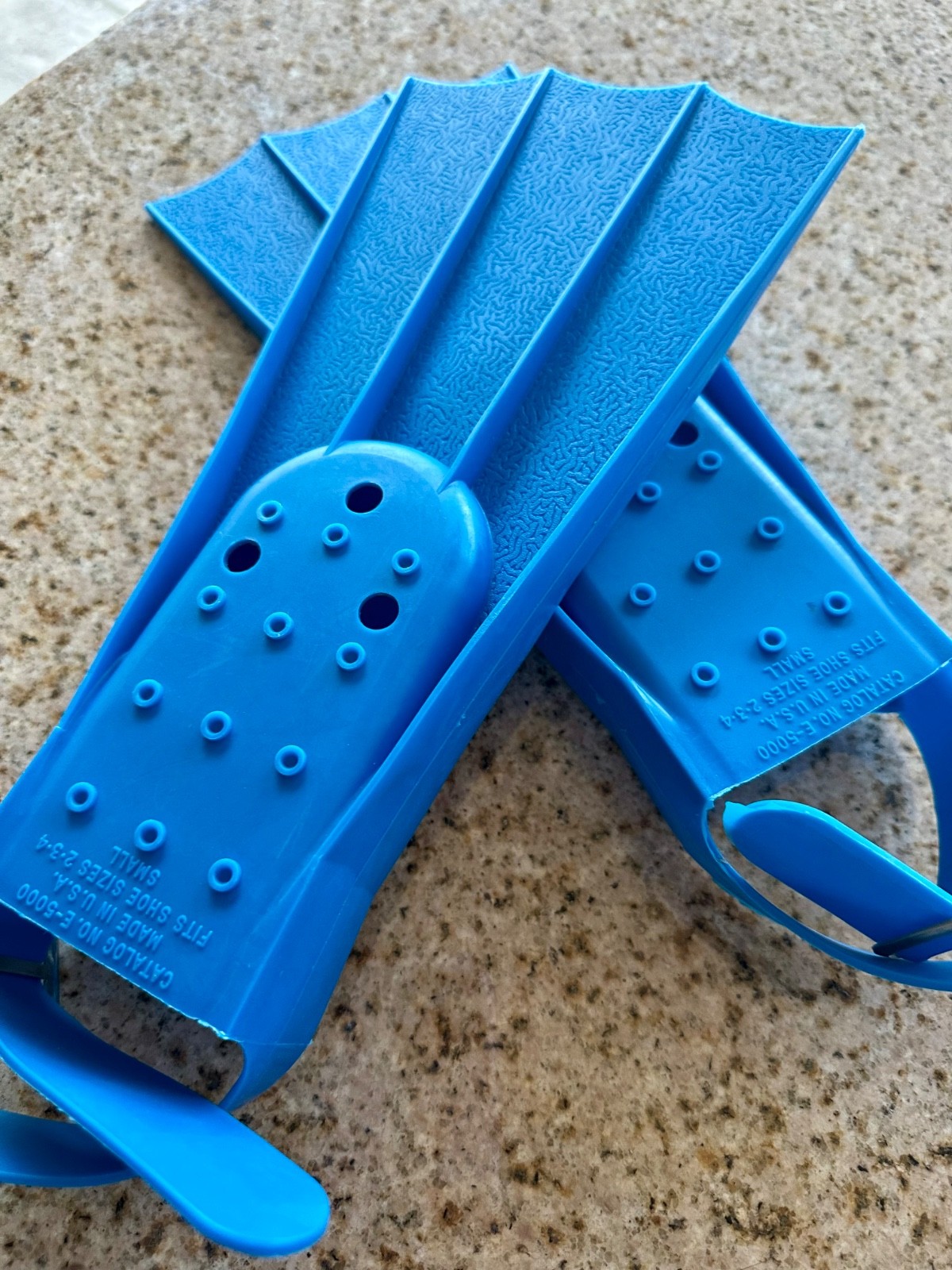 Vintage 1980s Aqua Explorer Swim Flippers E-5000 Blue Chrome Kids Size 2-3-4 NOS