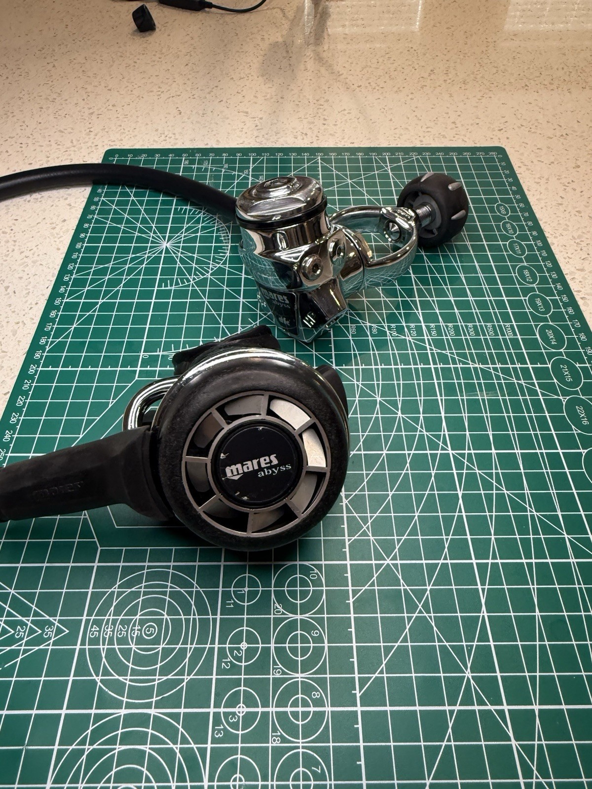 Mares MR22 Abyss DFC Scuba Diving Regulator – Yoke