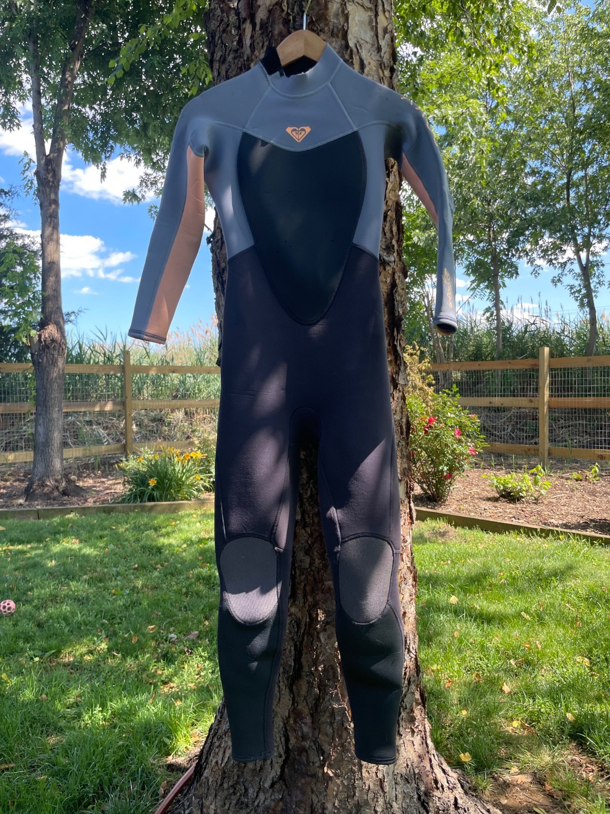 Roxy 3/2 Prologue Women Size 4 Full Zip Wetsuit Black Back Coral Grey