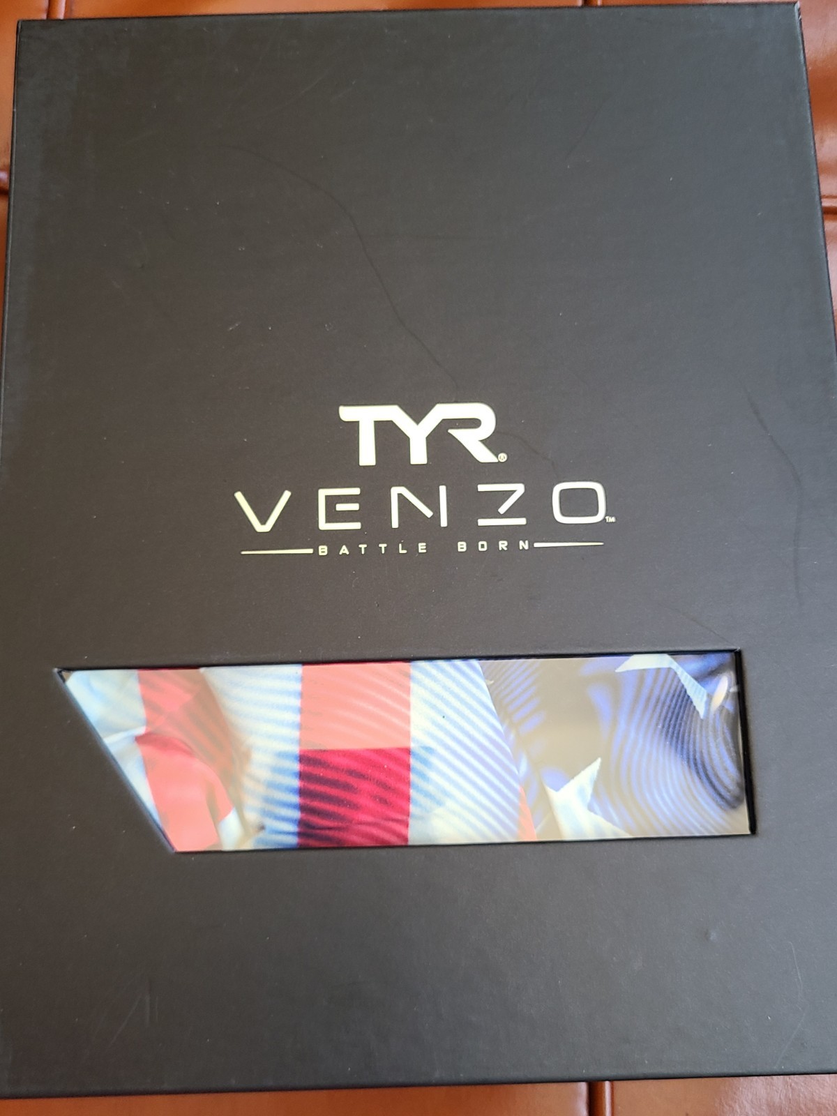 TYR Venzo Swimsuit TechSuit Size 25 Closed Back Genesis USA Flag w/Box 921