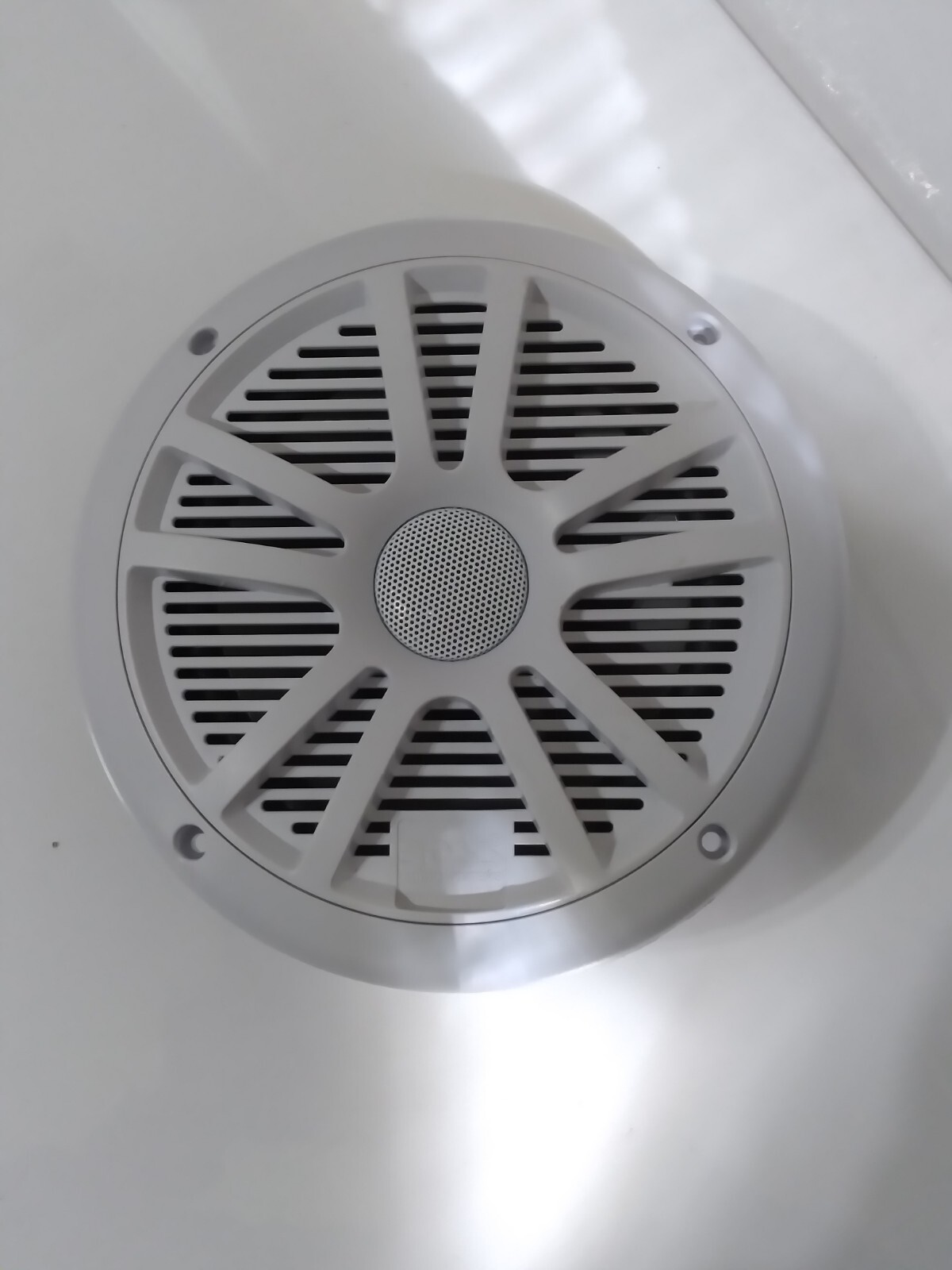 1x BOSS Audio Systems MR6W 180 Watt, 6.5 Inch, Full Range, 2 Way Weatherproof
