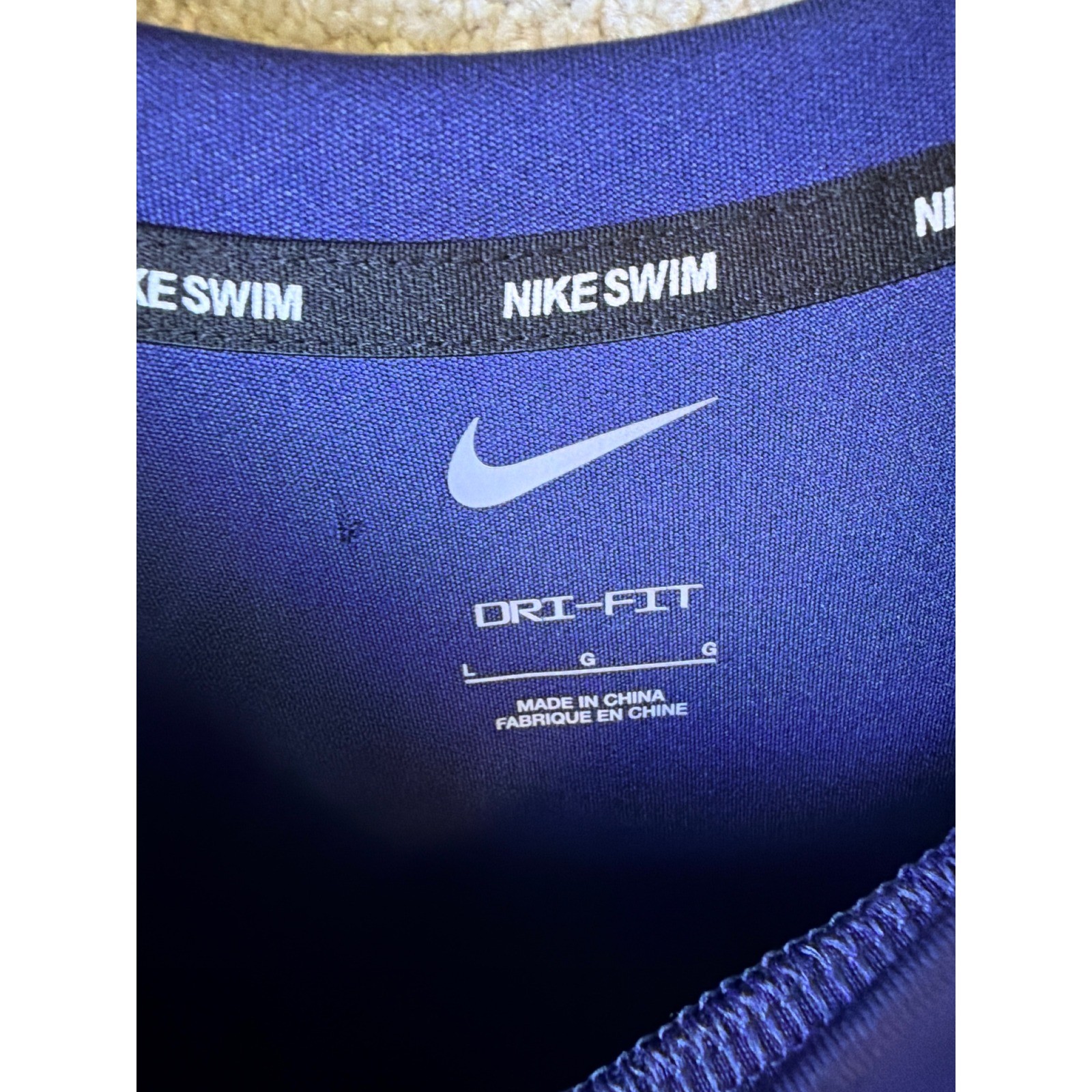 Nike Swim Rash Guard Mens Large Blue Dri-Fit UPF 40+ Short Sleeve Shirt NESSA586