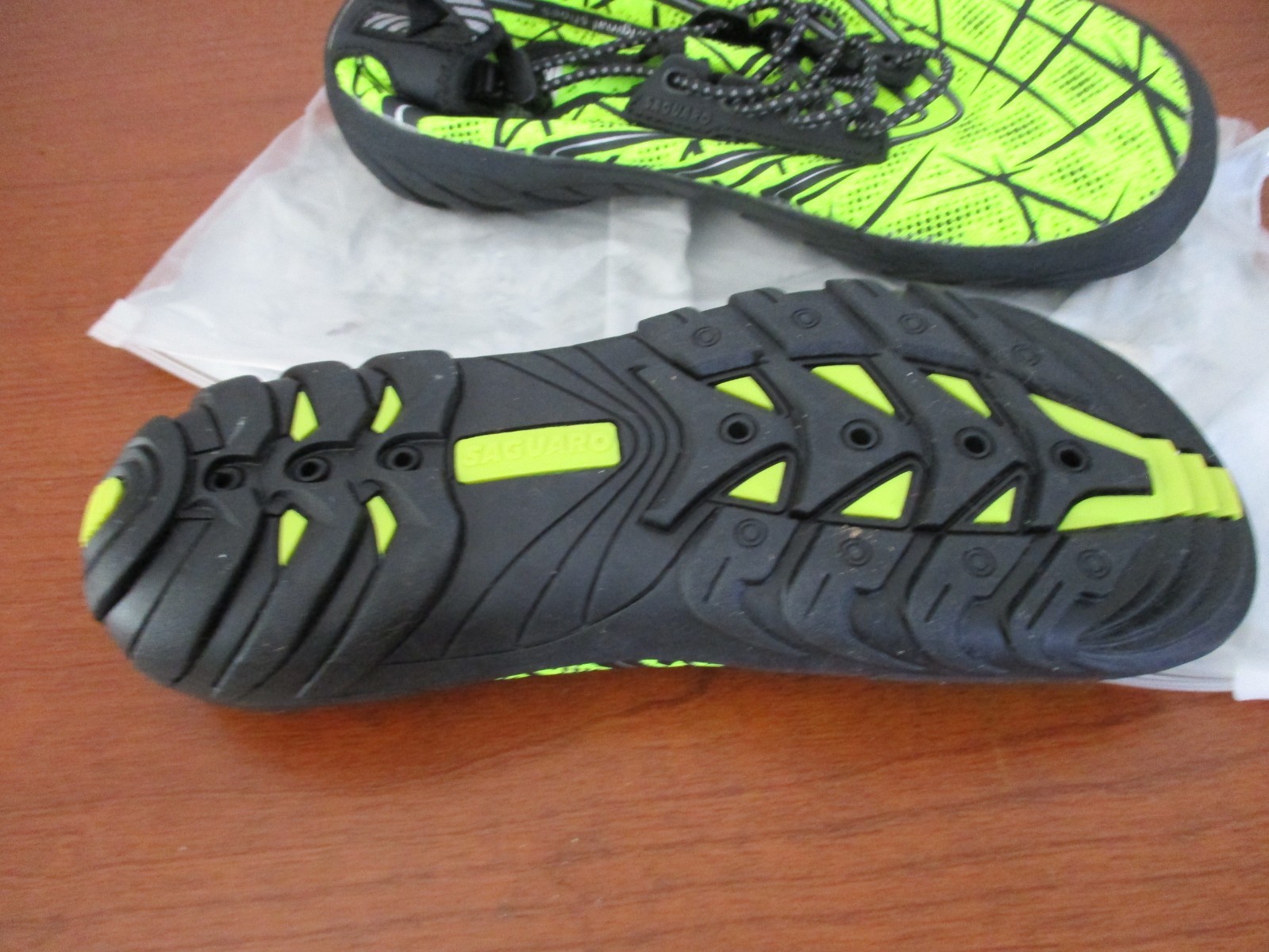 SAGUARO Neon Green & Black AQUA WATER SHOES Women’s SIze 5.5 ~ Brand New