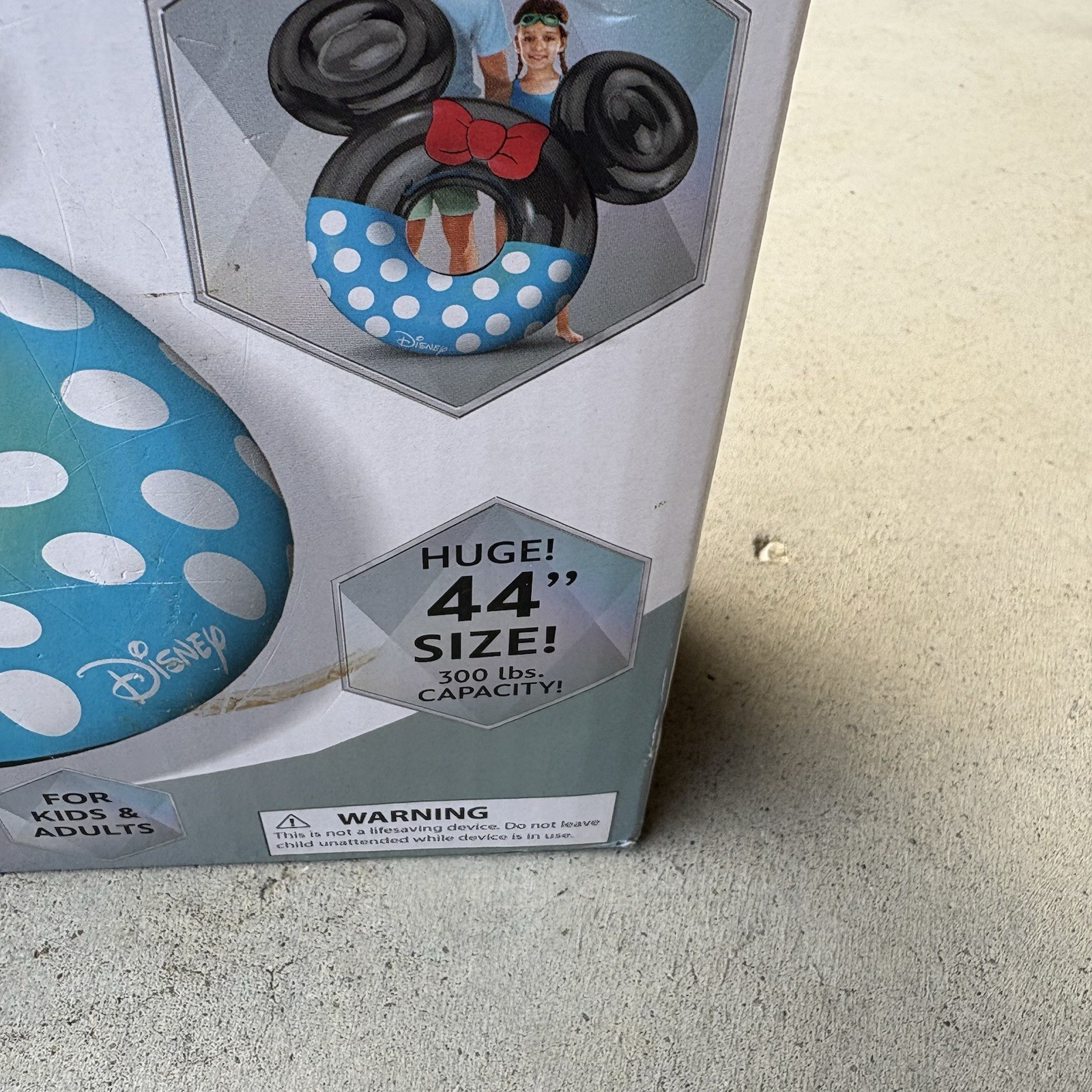 Pool Float Disney Minnie Mouse ages 6 + 44 inch 300 lbs capacity kids and adults