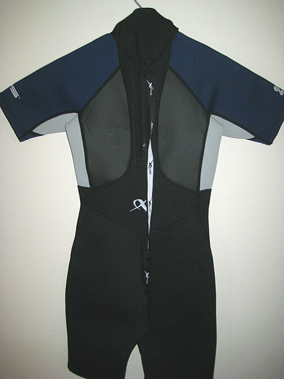 EUC- Junior XPS 2 x 2 Neoprene Shorty WETSUIT Size Small (26″ inch Chest)