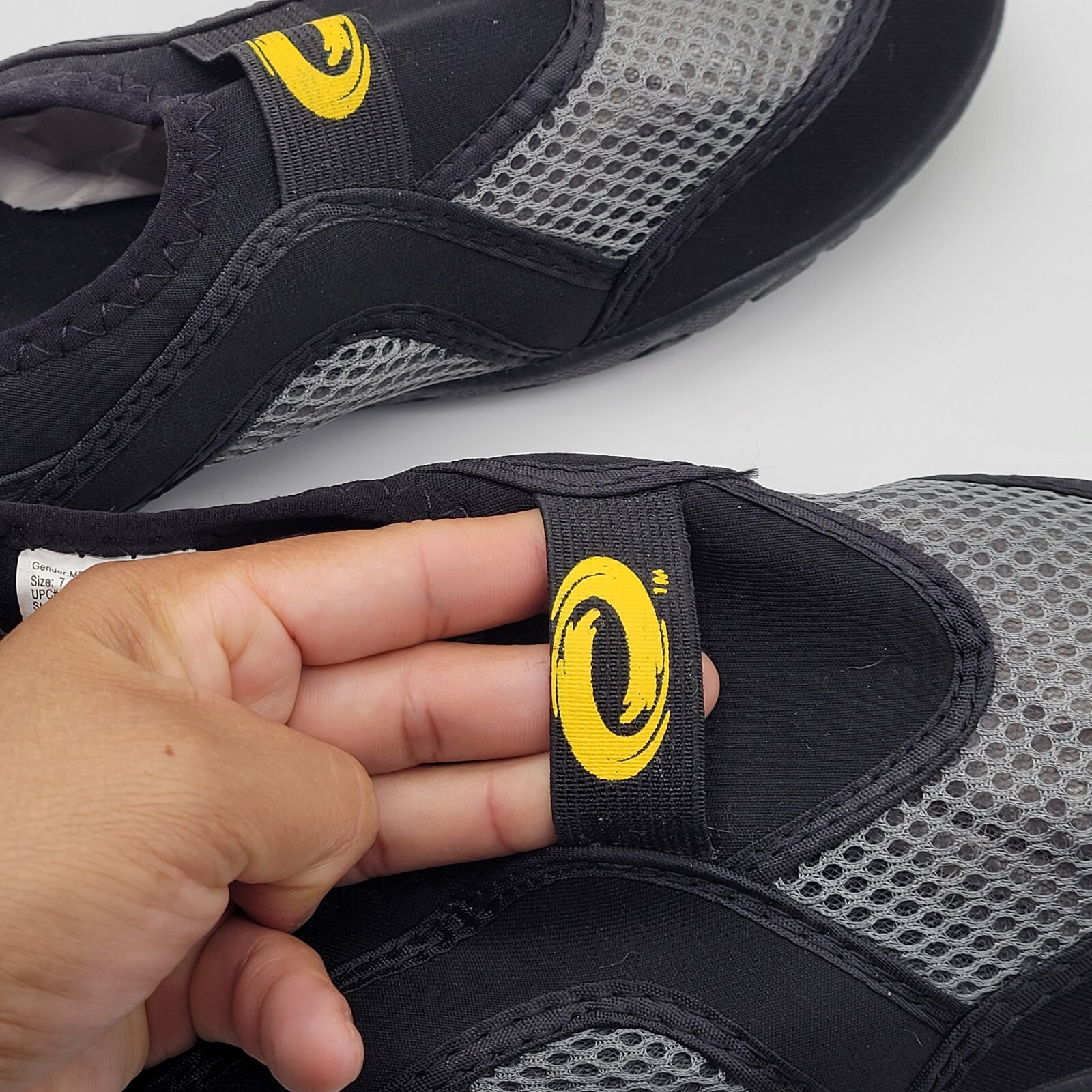 Brand New O’Rageous Water Park Men’s Shoes Slip on Size 7 Black Grey Yellow